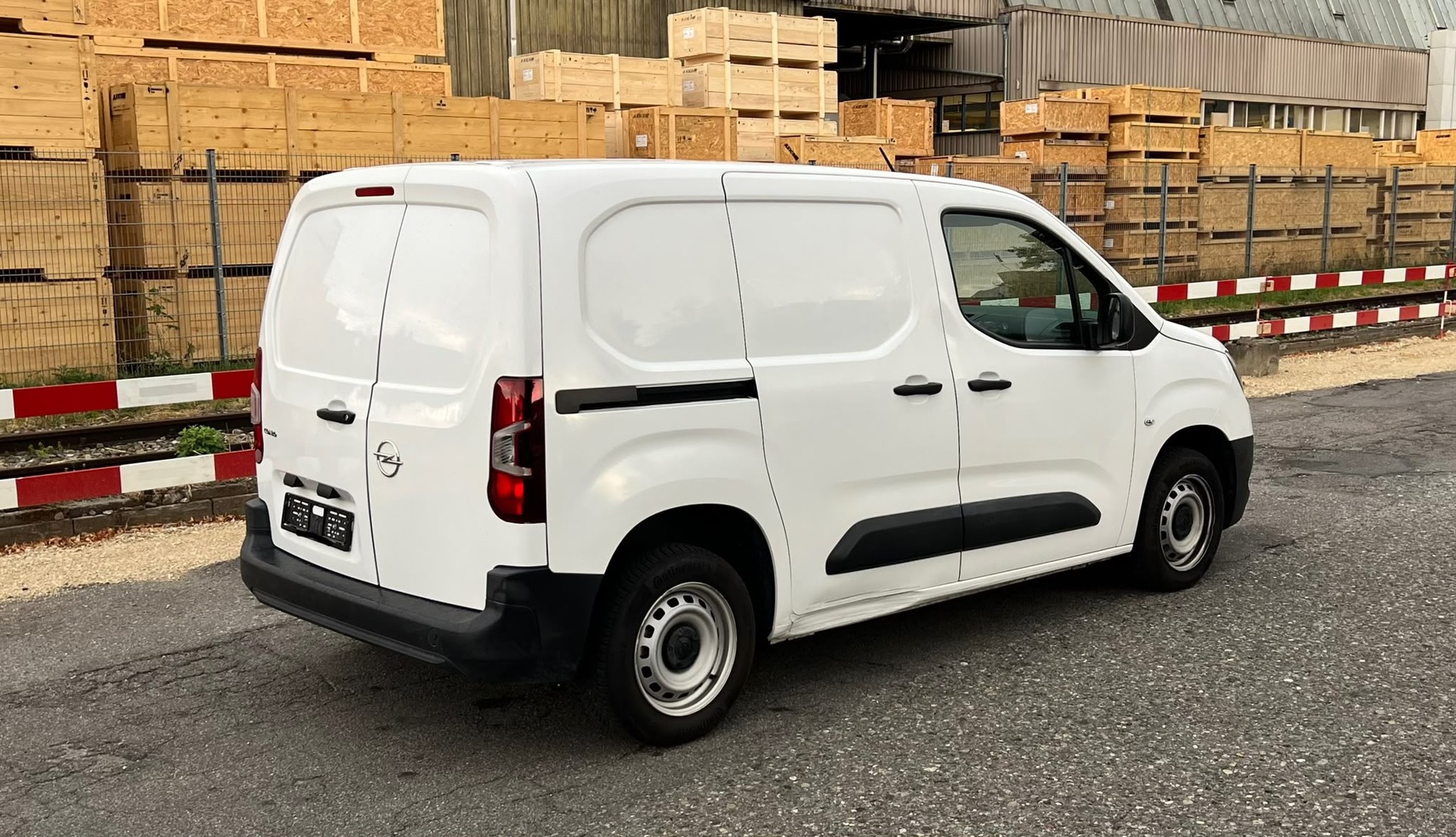 OPEL Combo 1.2 Cargo Essentia start/stop-image-3