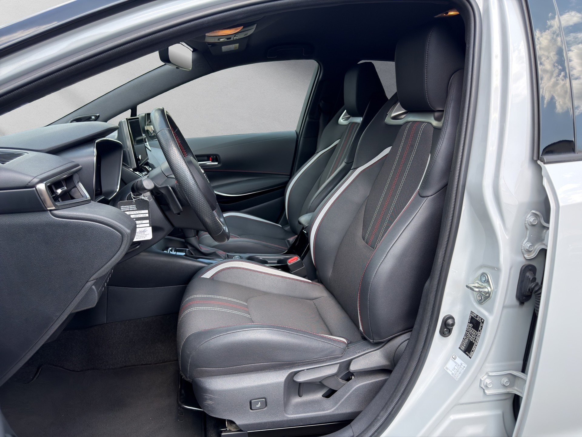 TOYOTA Corolla 2.0 HSD GR-S-image-8