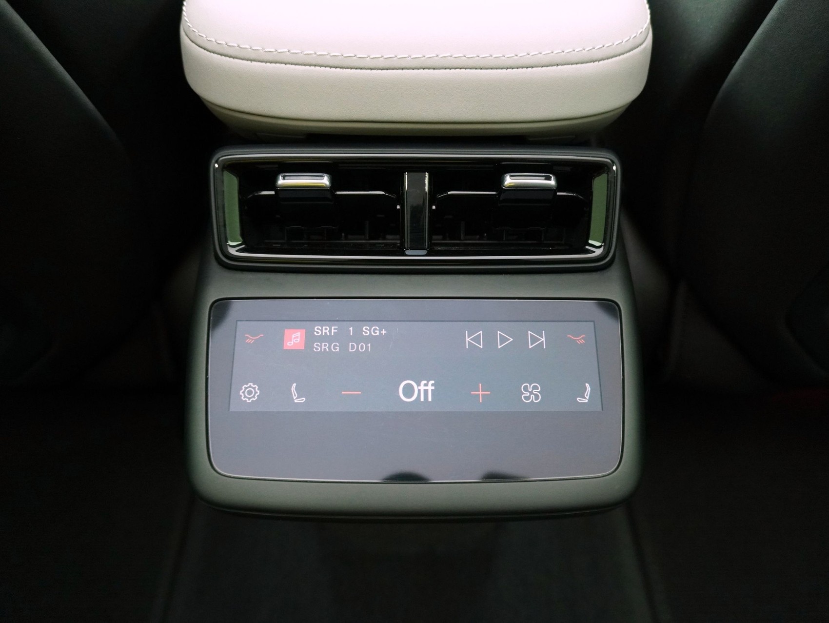 POLESTAR 4 Long Range Dual Motor-image-11
