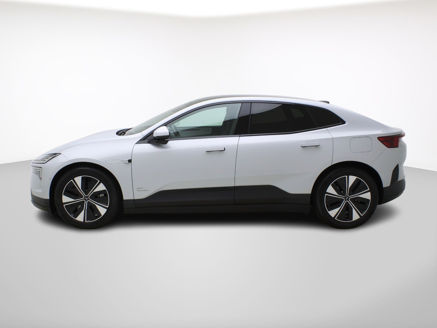 POLESTAR 4 Long Range Dual Motor-image-1