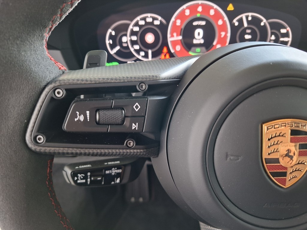 PORSCHE 911 Carrera 4 GTS PDK-image-12