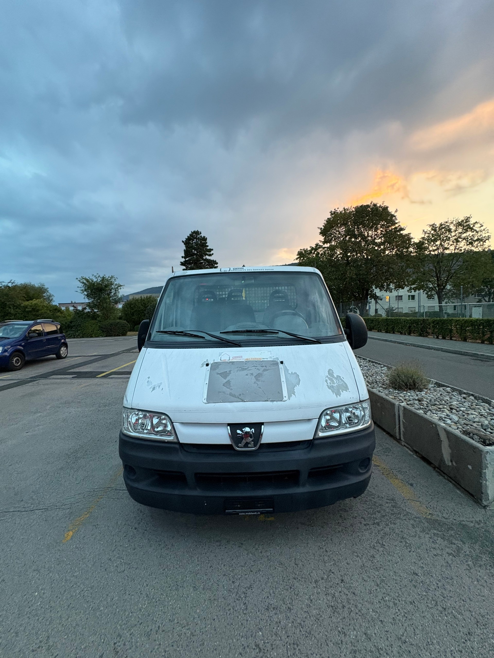 PEUGEOT Boxer 2.8 HDI 330 M Swiss Pack-image-0