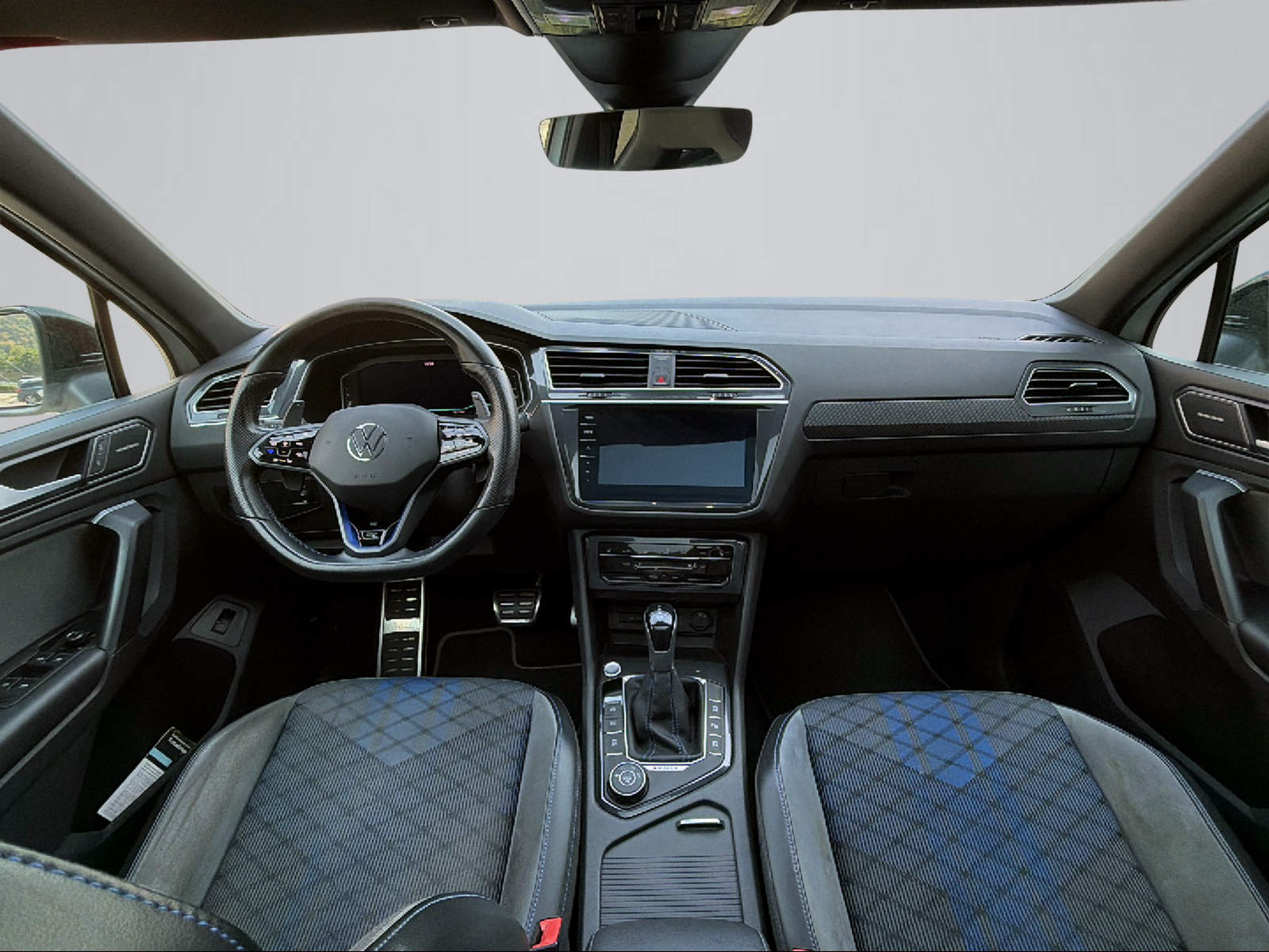 VW Tiguan 2.0TSI R 4Motion DSG-image-8