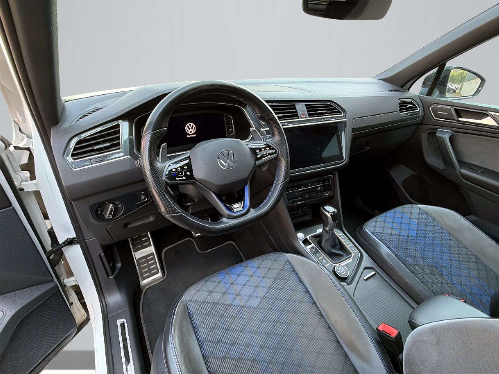 VW Tiguan 2.0TSI R 4Motion DSG-image-7