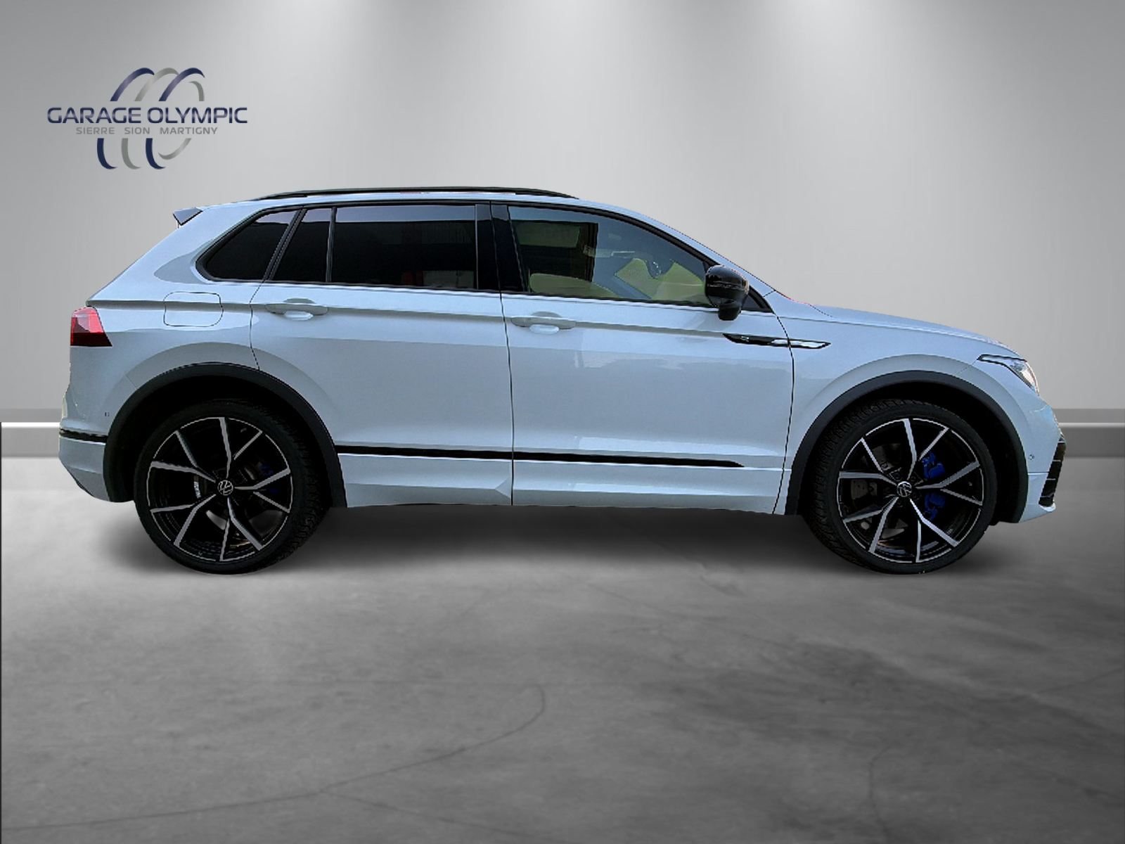 VW Tiguan 2.0TSI R 4Motion DSG-image-12