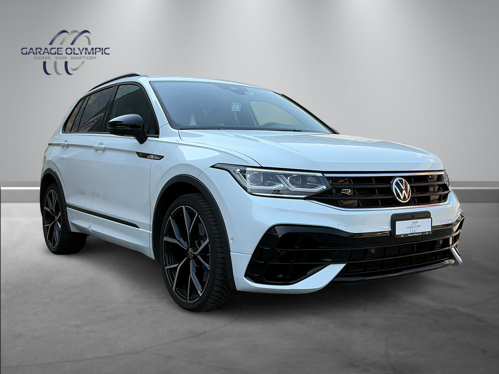VW Tiguan 2.0TSI R 4Motion DSG-image-14