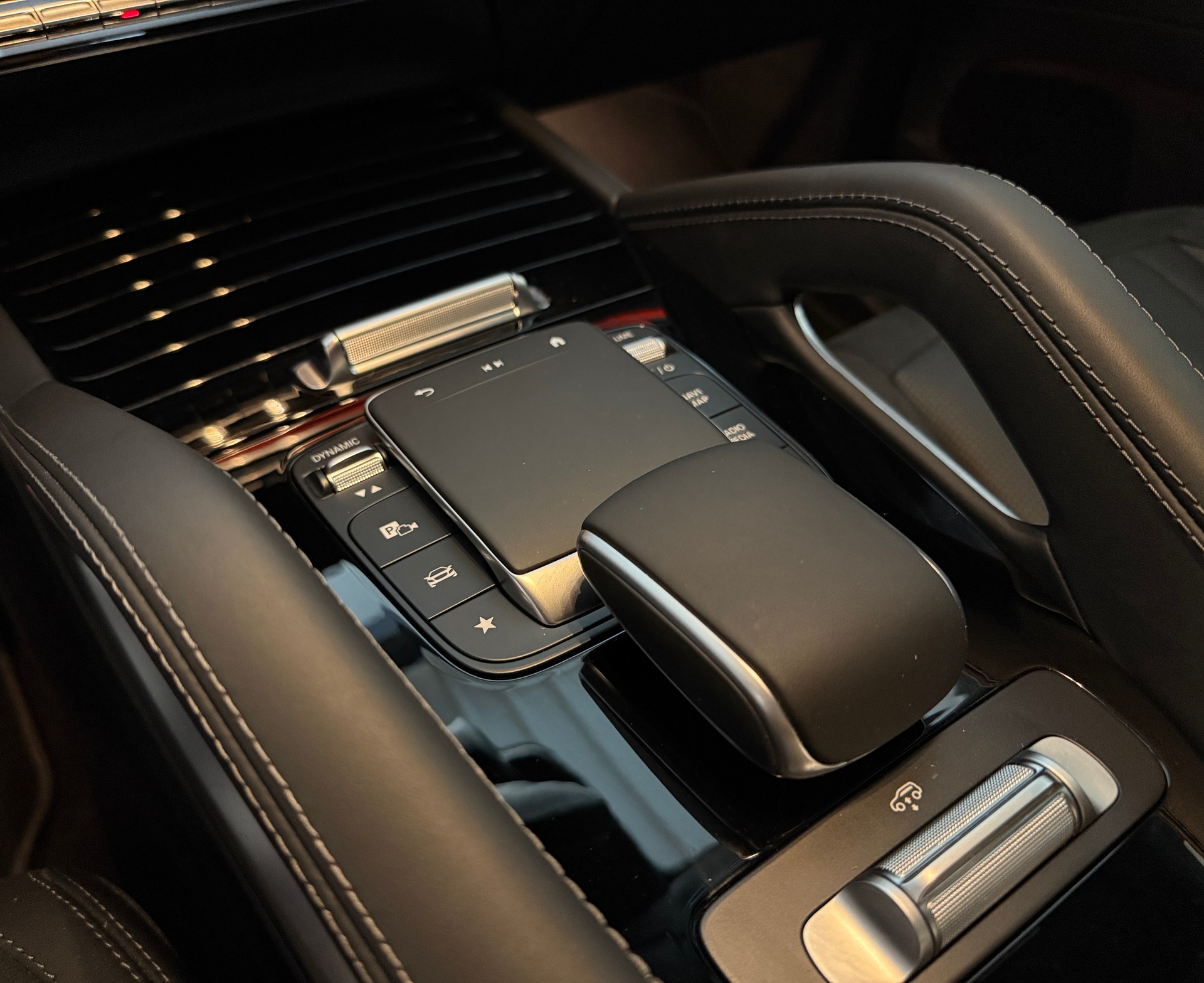 MERCEDES-BENZ GLE 53 AMG 4Matic+ 9G-Speedshift-image-10