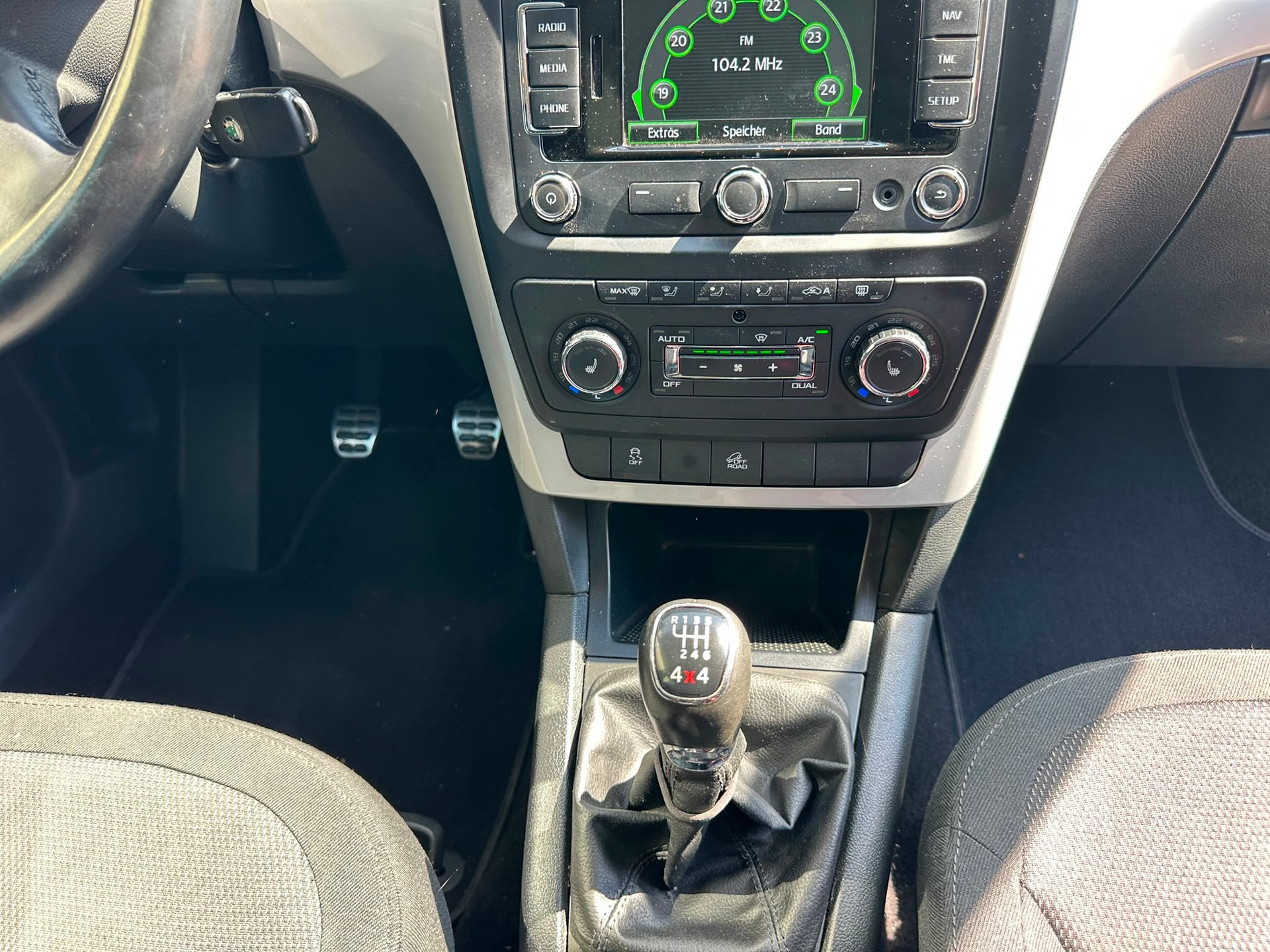 SKODA Yeti 2.0 TDI Ambition 4x4-image-8