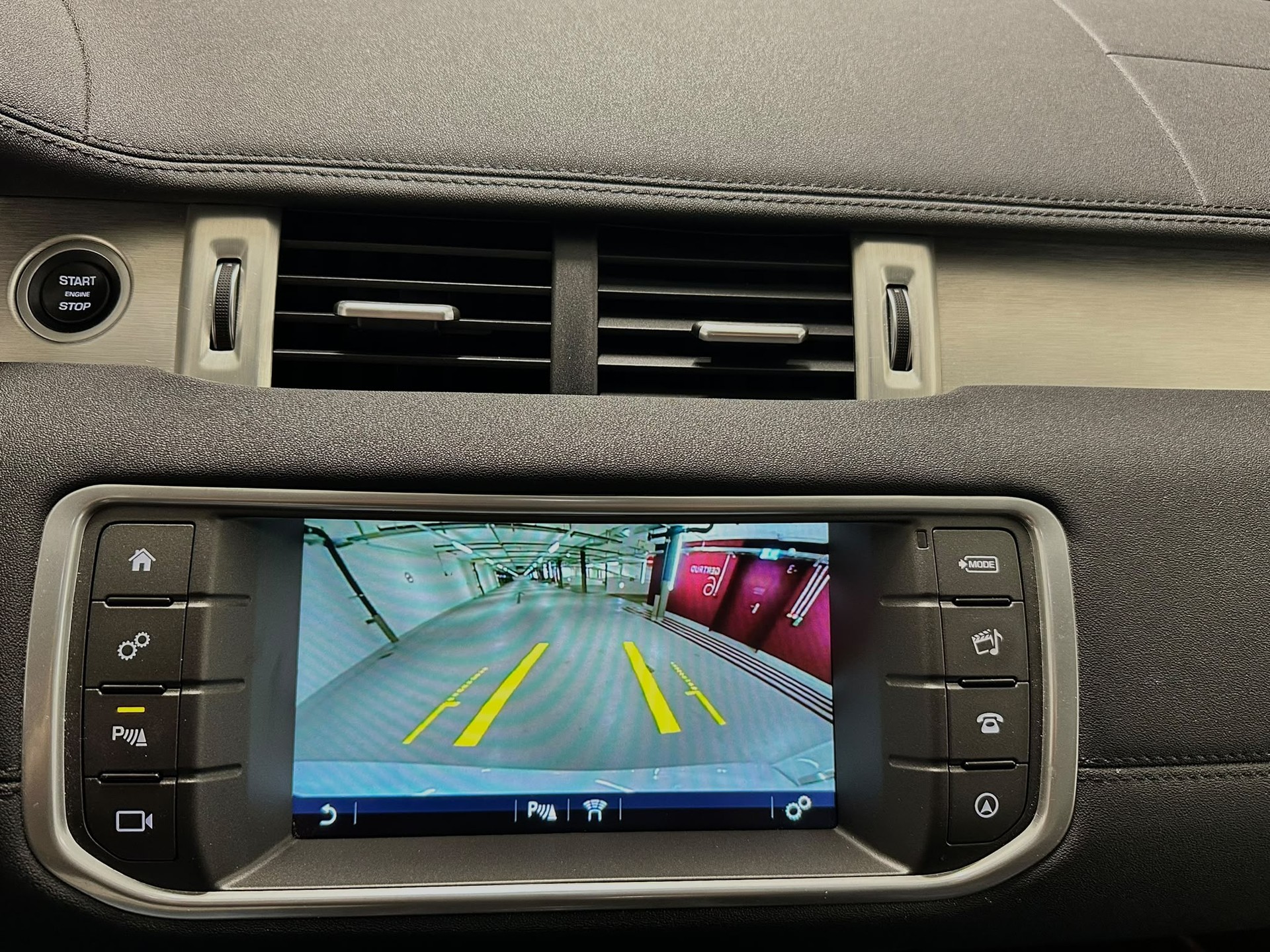 LAND ROVER Range Rover Evoque 2.0 Si4 SE Advantage AT9-image-6