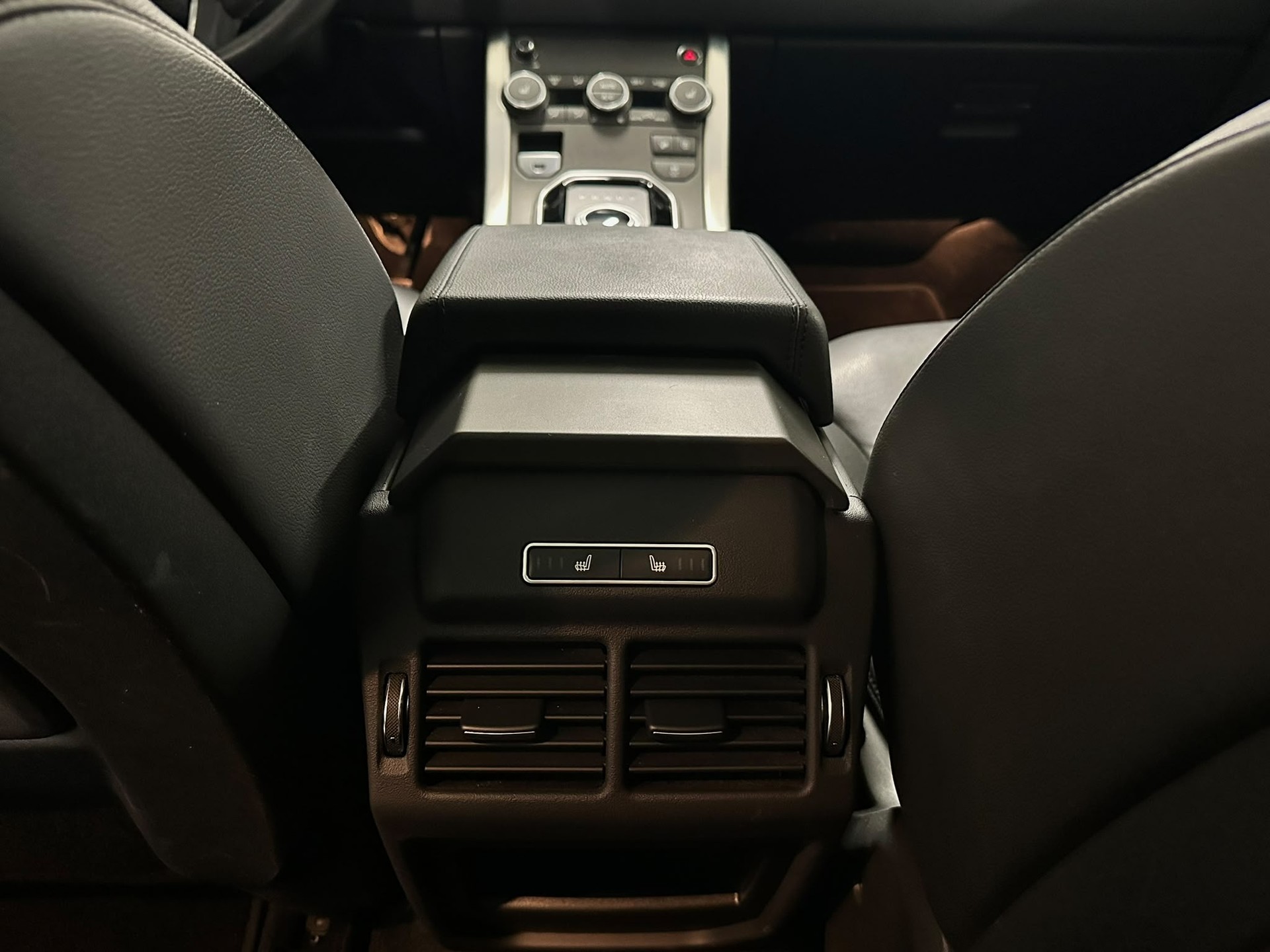 LAND ROVER Range Rover Evoque 2.0 Si4 SE Advantage AT9-image-9