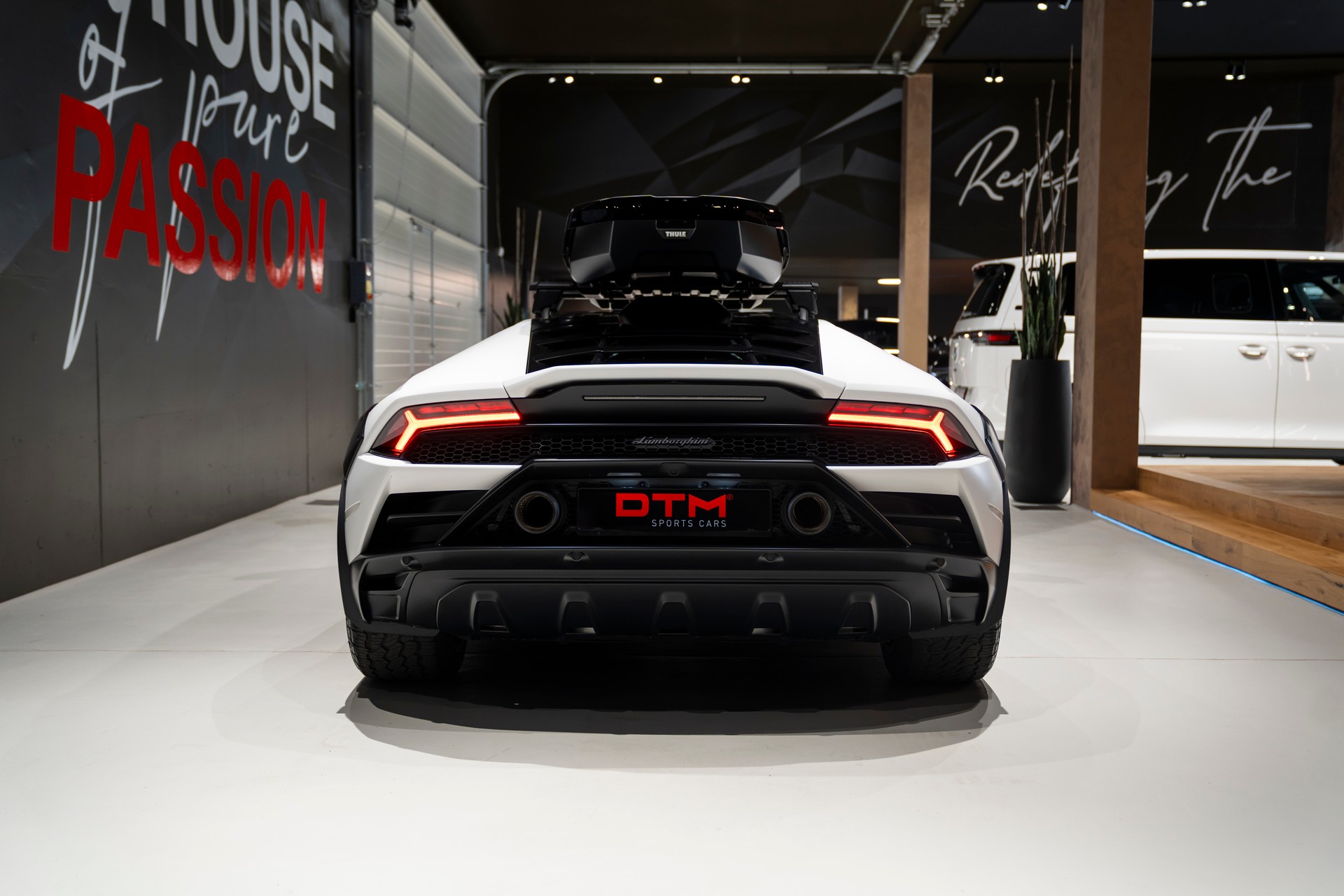 LAMBORGHINI Huracan Sterrato-image-4