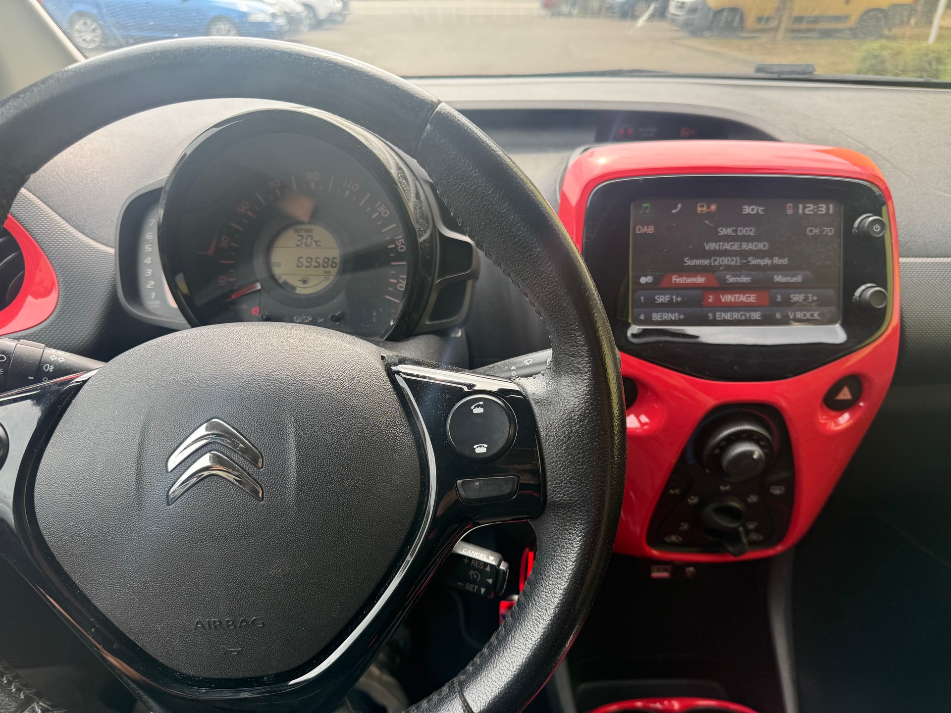 CITROEN C1 1.0 VTi Feel Airscape-image-7