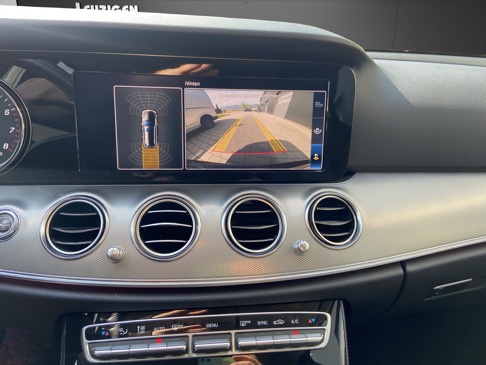 MERCEDES-BENZ E 250 Avantgarde 9G-Tronic-image-12
