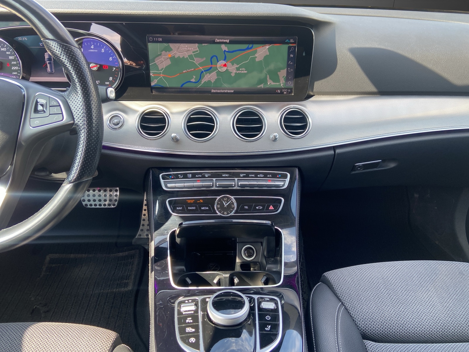 MERCEDES-BENZ E 250 Avantgarde 9G-Tronic-image-11