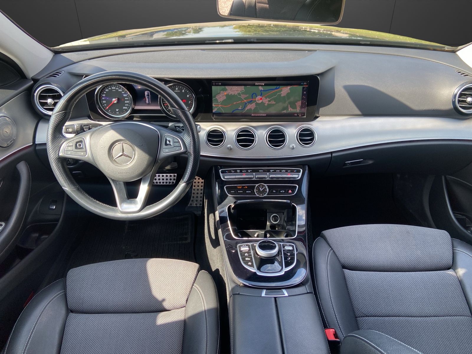 MERCEDES-BENZ E 250 Avantgarde 9G-Tronic-image-10