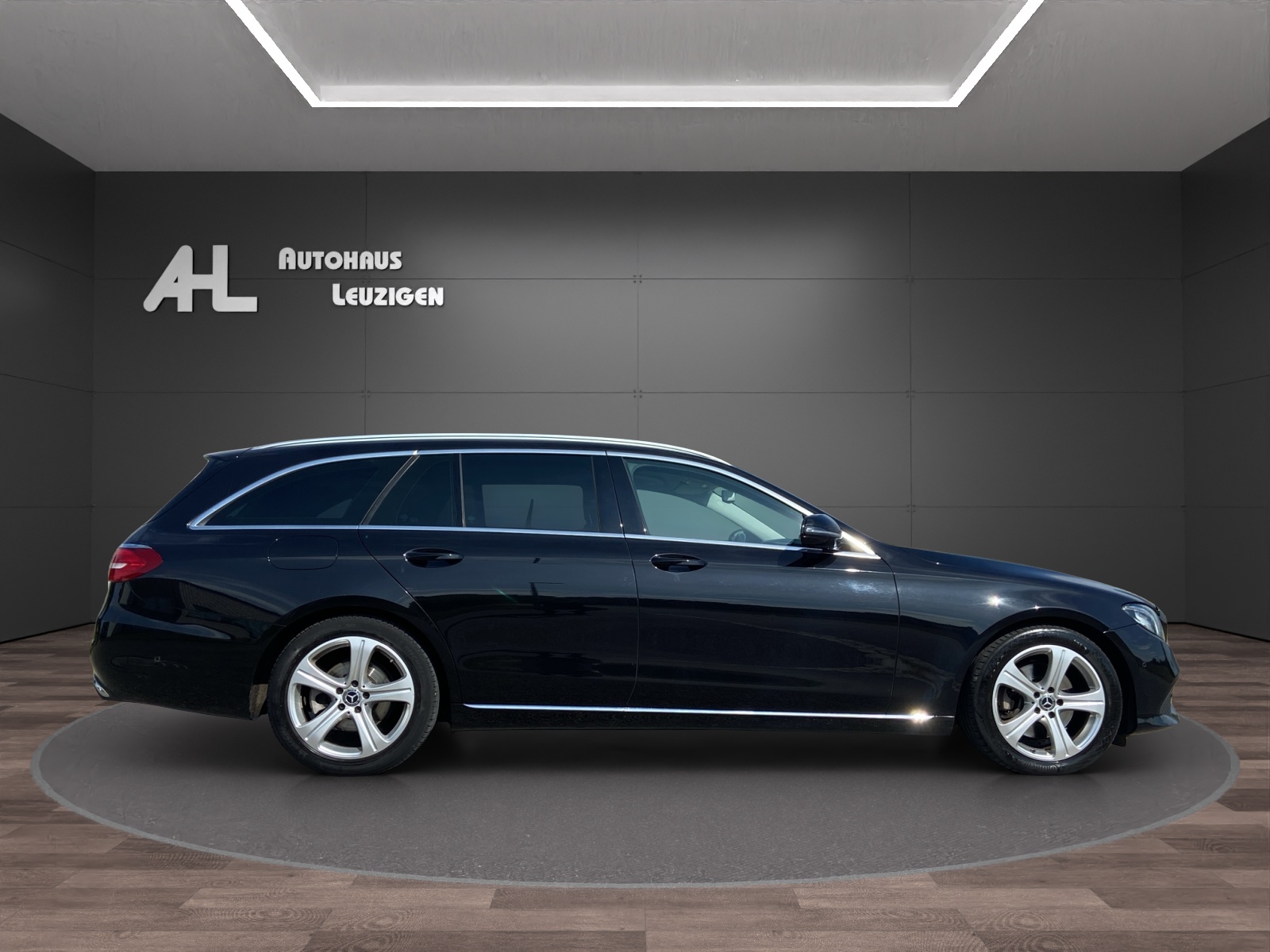 MERCEDES-BENZ E 250 Avantgarde 9G-Tronic-image-5