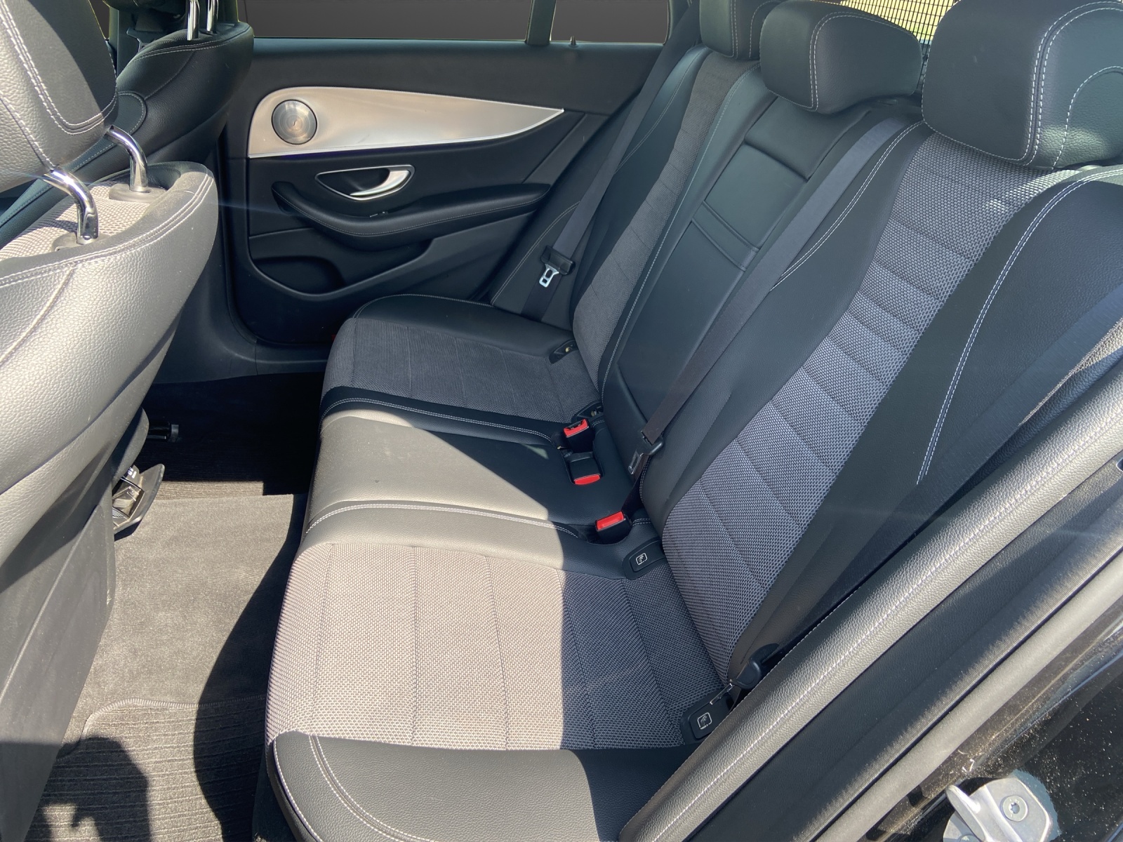 MERCEDES-BENZ E 250 Avantgarde 9G-Tronic-image-9