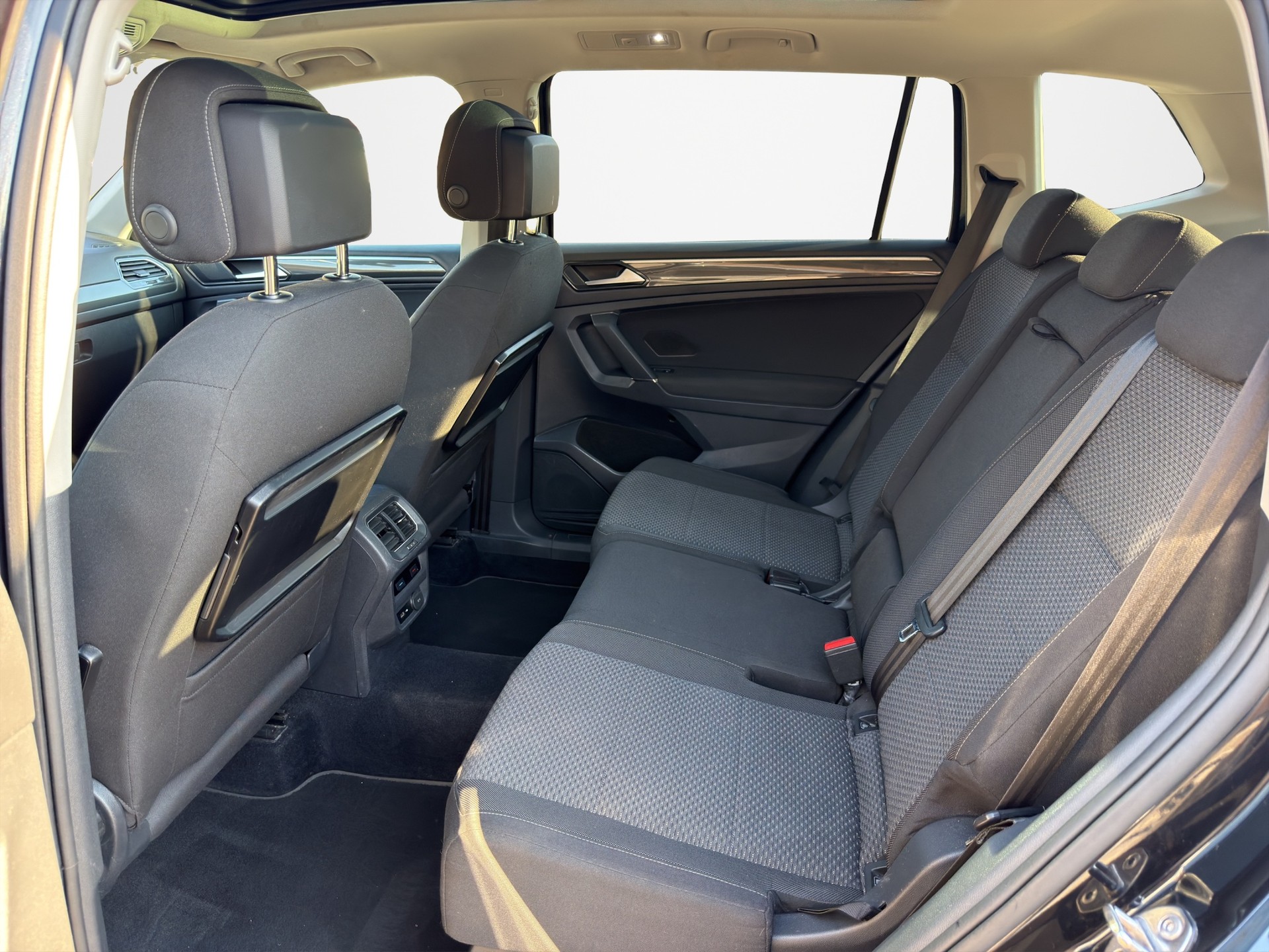 VW Tiguan Allspace 2.0 TDI SCR Highline 4Motion DSG-image-10