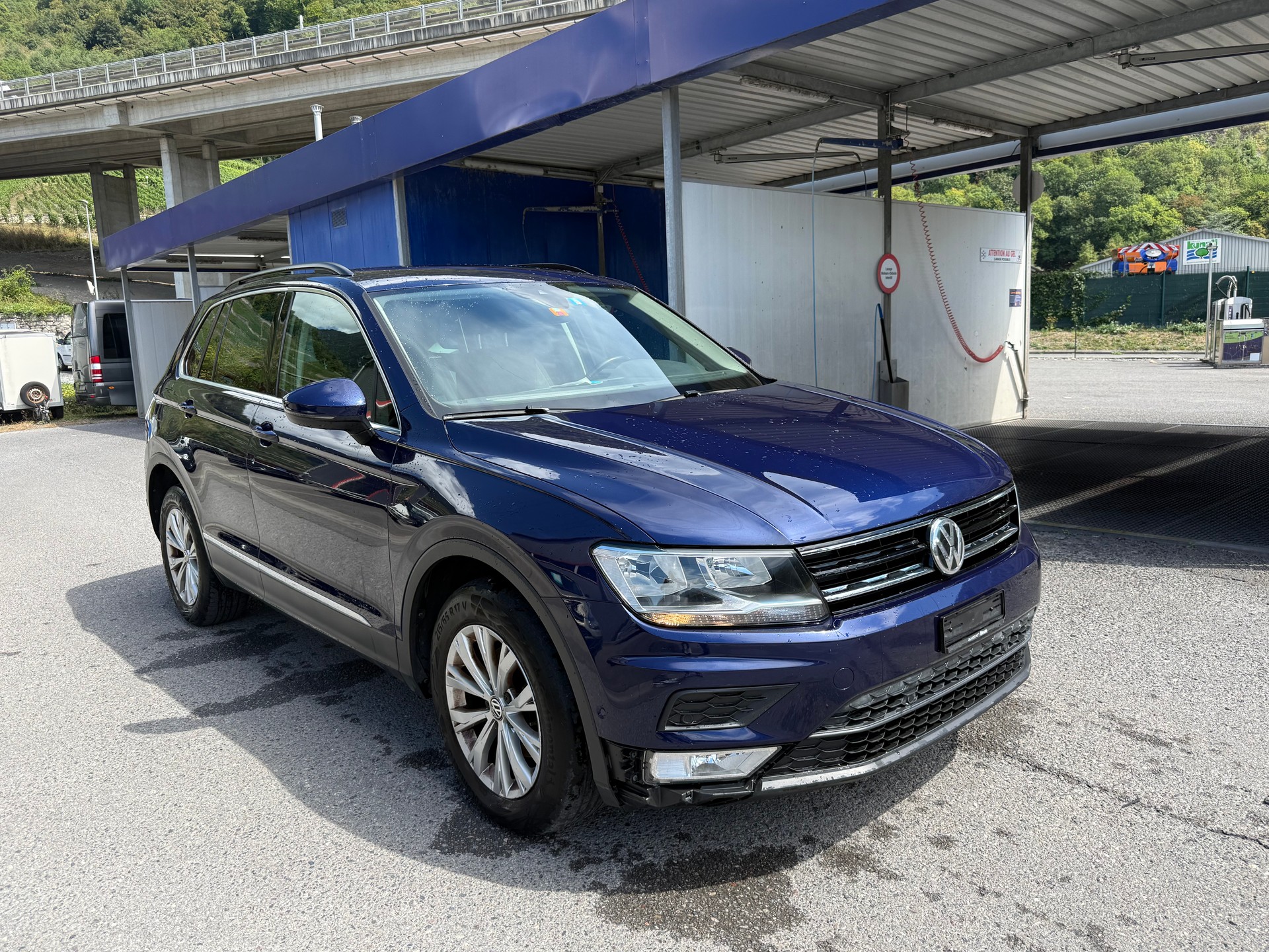 VW Tiguan 2.0 TDI SCR Comfortline 4Motion DSG-image-2