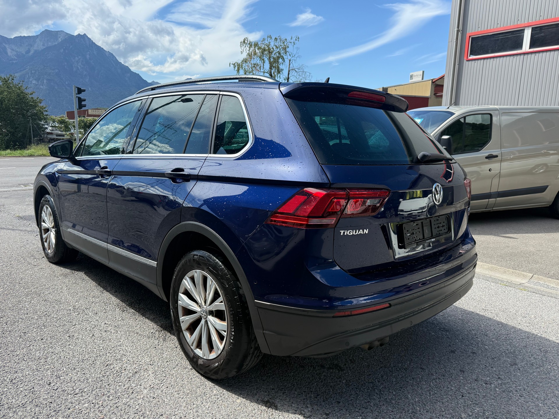 VW Tiguan 2.0 TDI SCR Comfortline 4Motion DSG-image-4