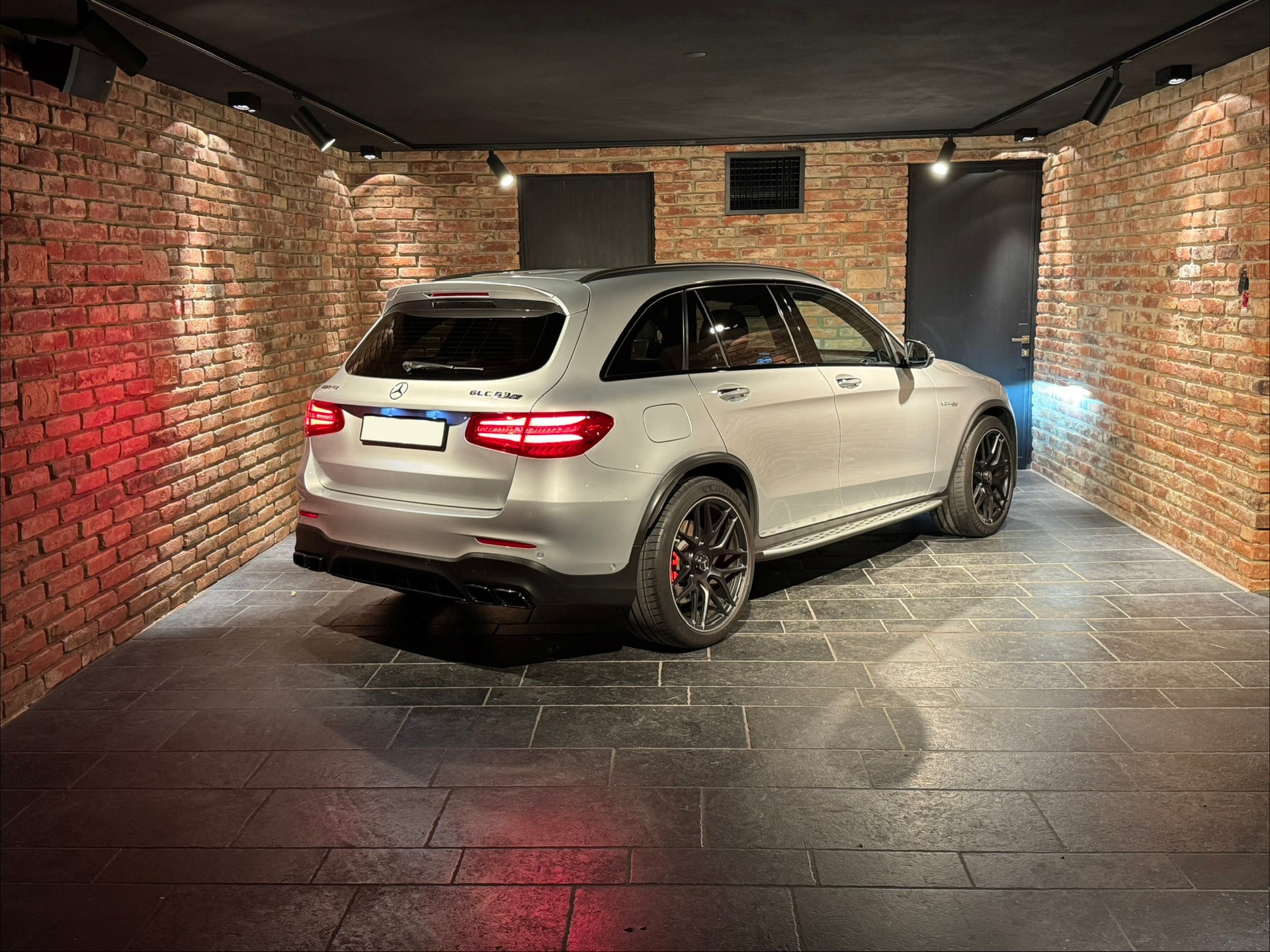 MERCEDES-BENZ GLC 63 S AMG 4m+-image-1