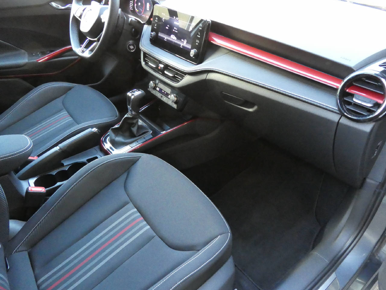 SKODA Fabia 1.0 TSI Monte Carlo DSG-image-9
