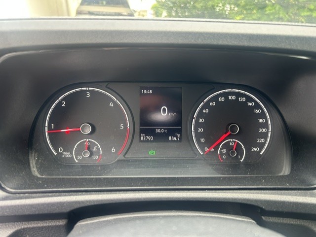 VW Caddy 2.0 TDI-image-9