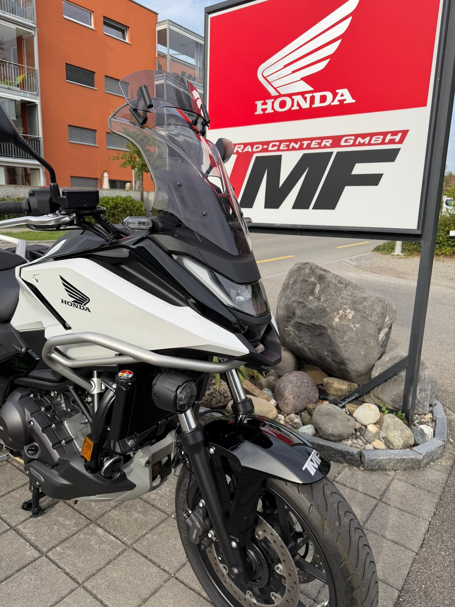 HONDA DCT VERSION-showroom-element-1
