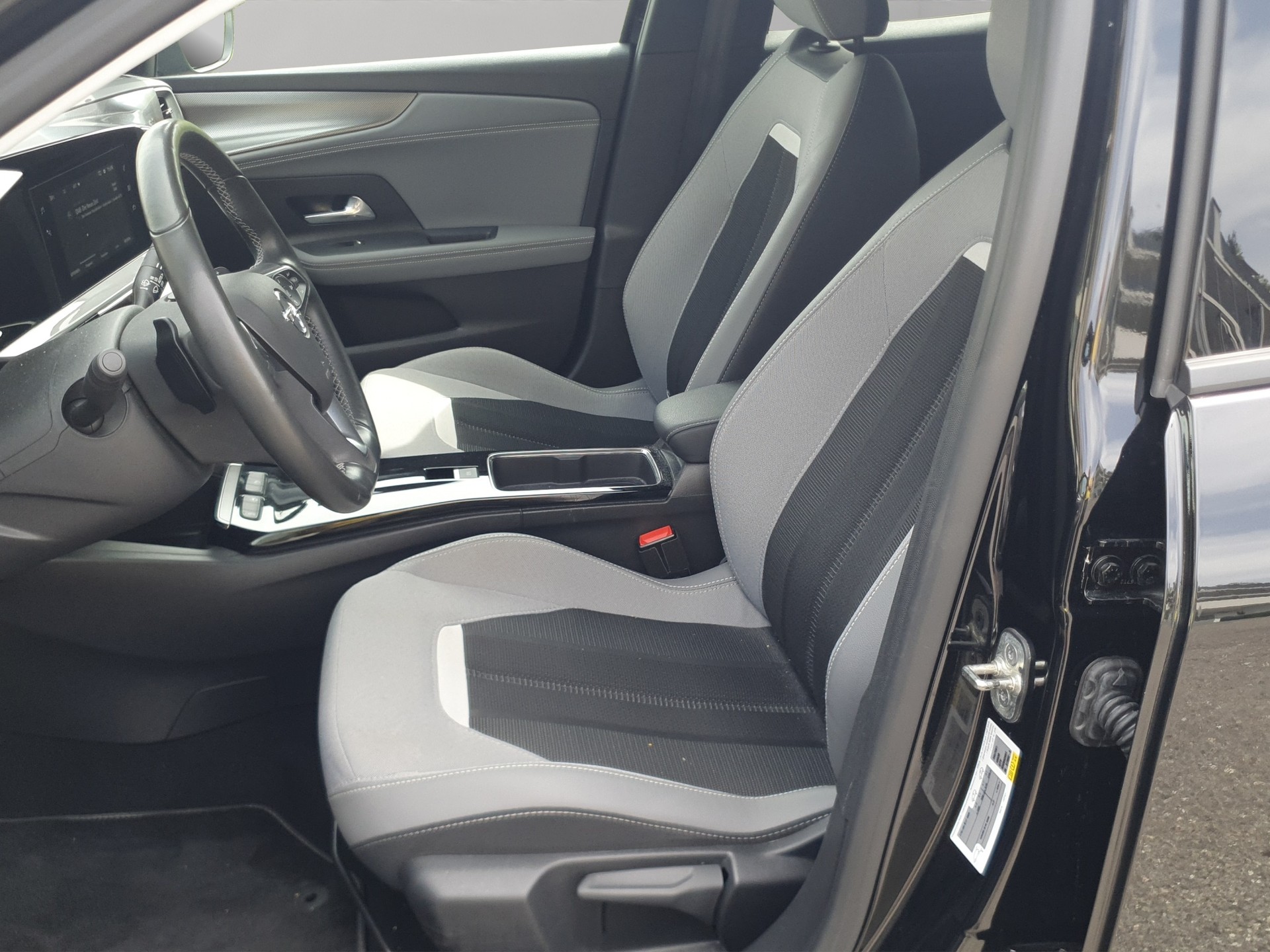 OPEL Mokka 1.2 Direct Injection Turbo Edition Aut.-image-10