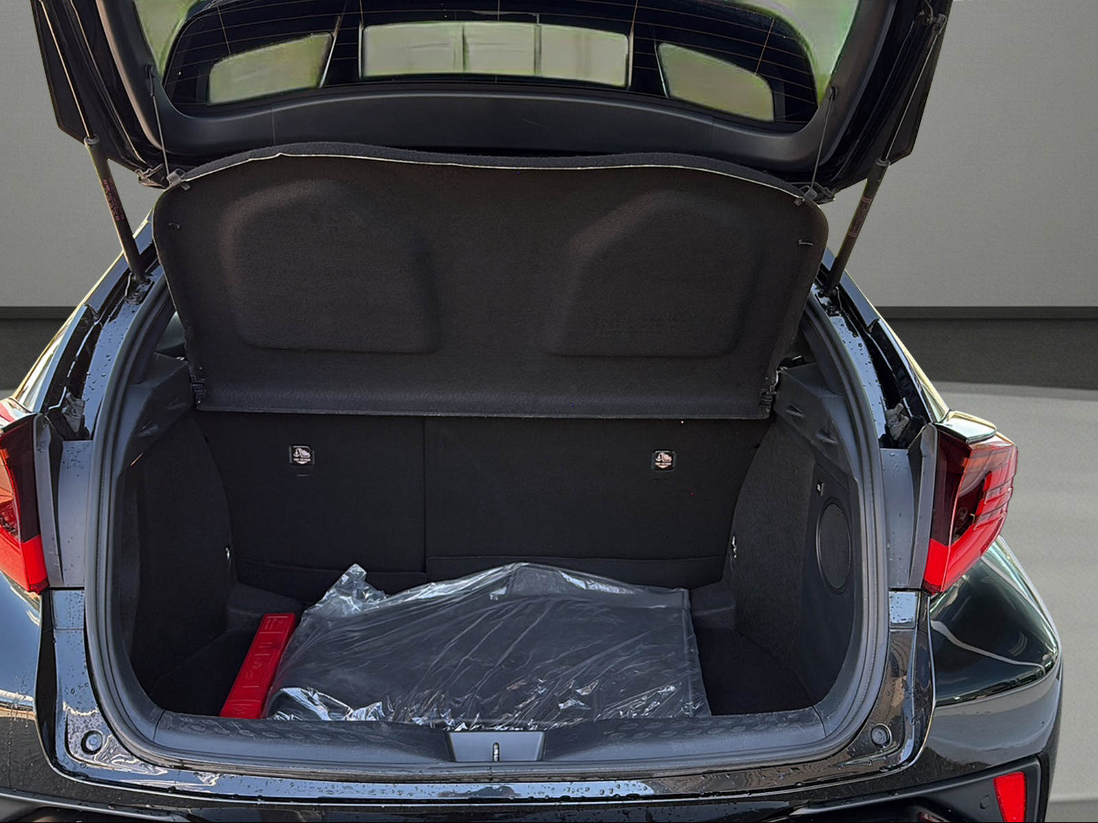 TOYOTA C-HR 1.8 HSD CVT Trend-image-8