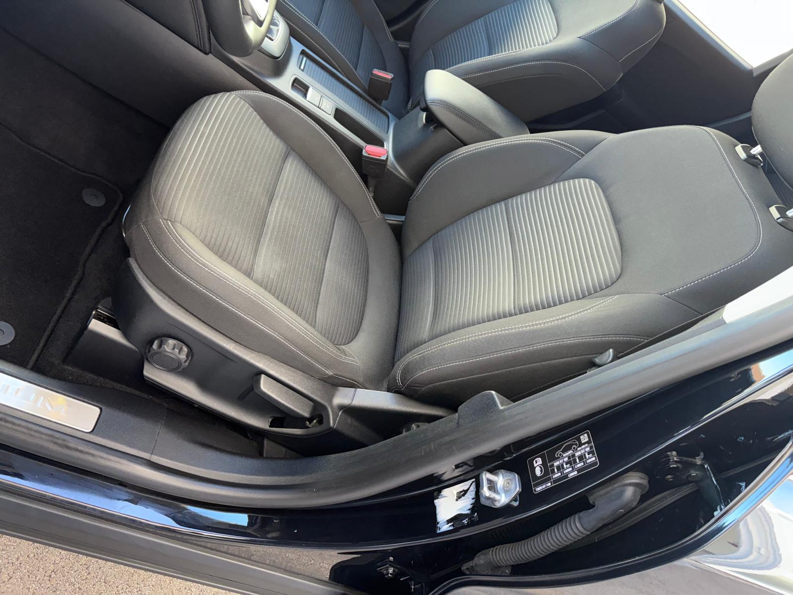 FORD Kuga 2.0 EcoBlue Hybrid Titanium-image-7