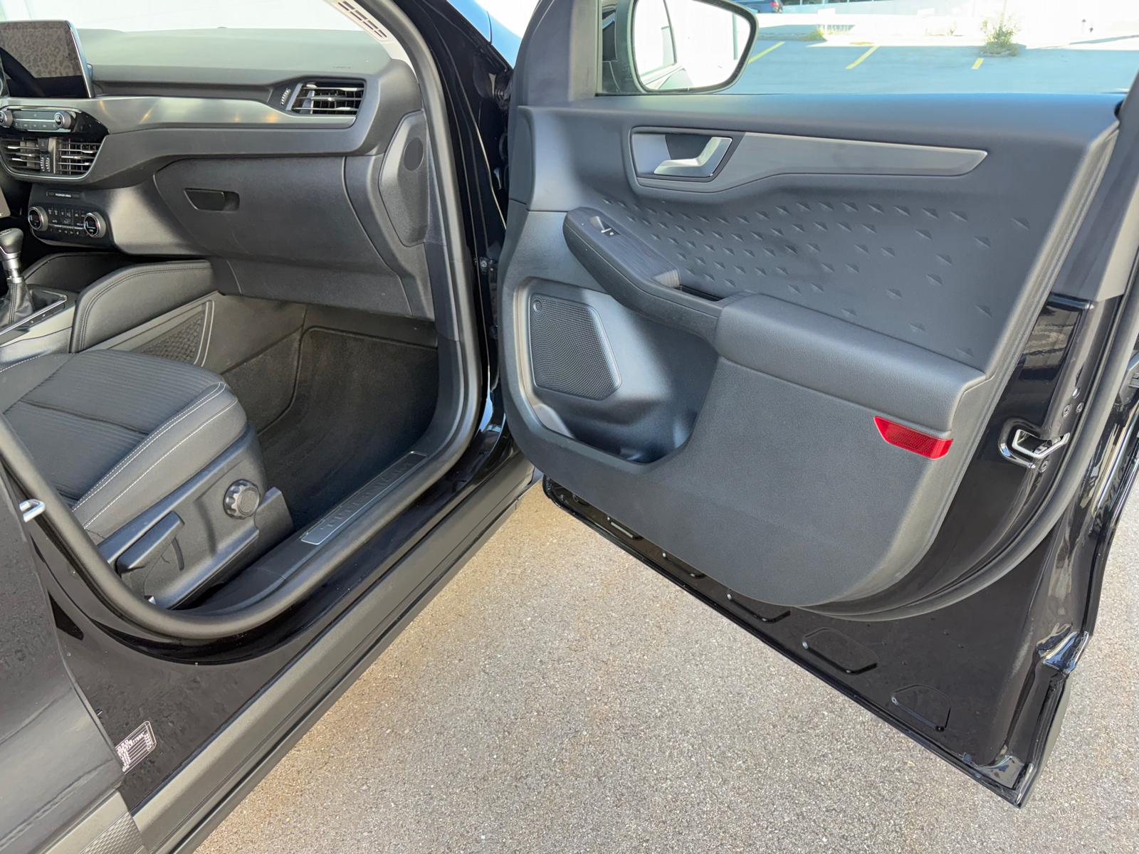 FORD Kuga 2.0 EcoBlue Hybrid Titanium-image-9