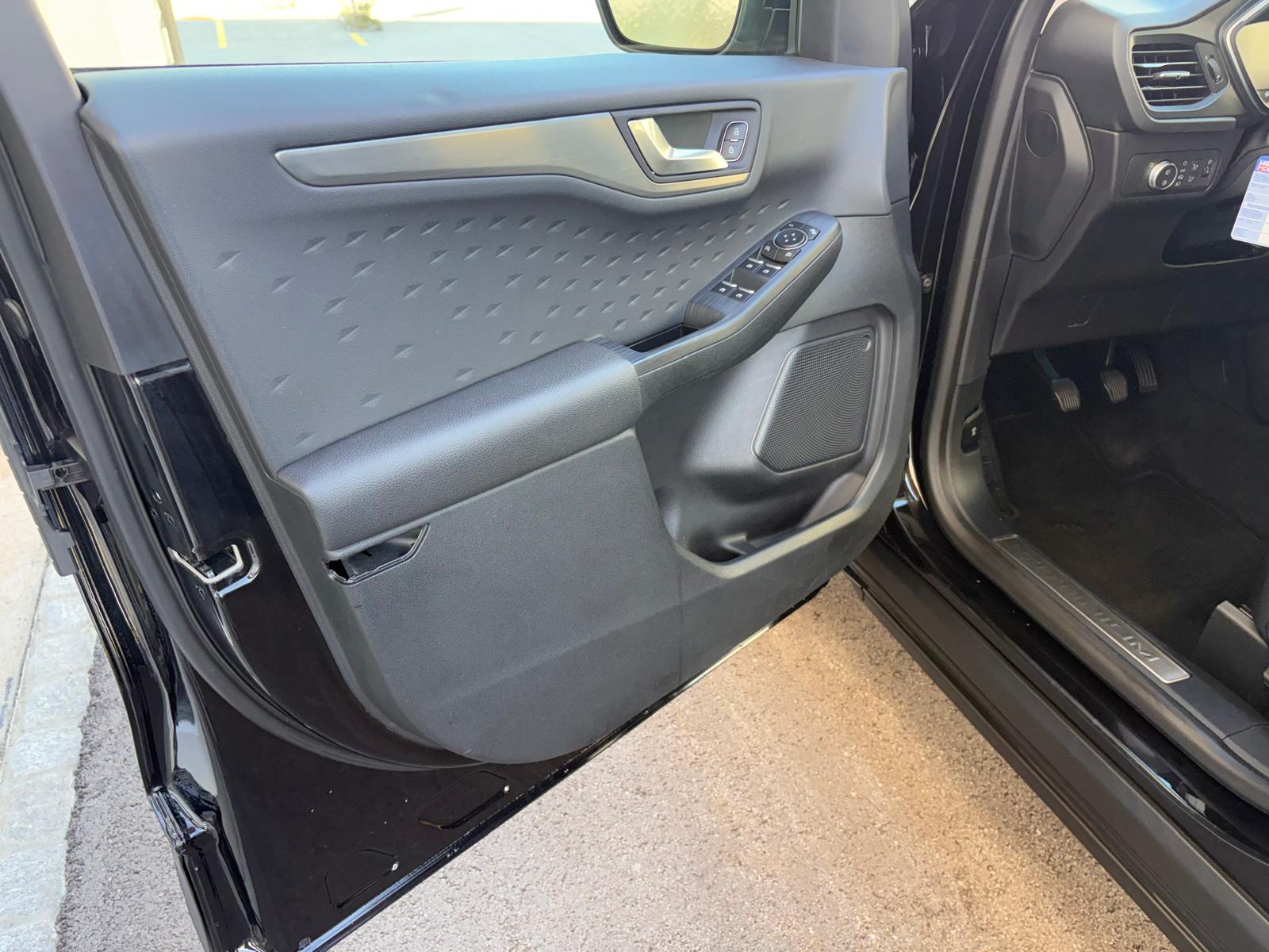 FORD Kuga 2.0 EcoBlue Hybrid Titanium-image-4
