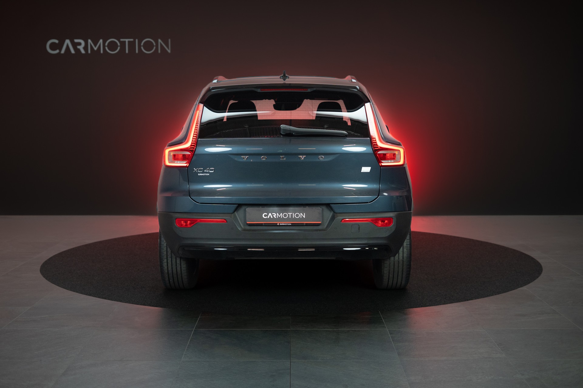 VOLVO XC40 1.5 T5 PiH R-Design / CH-Fahrzeug / Panorama / 360°Kamera /-image-4