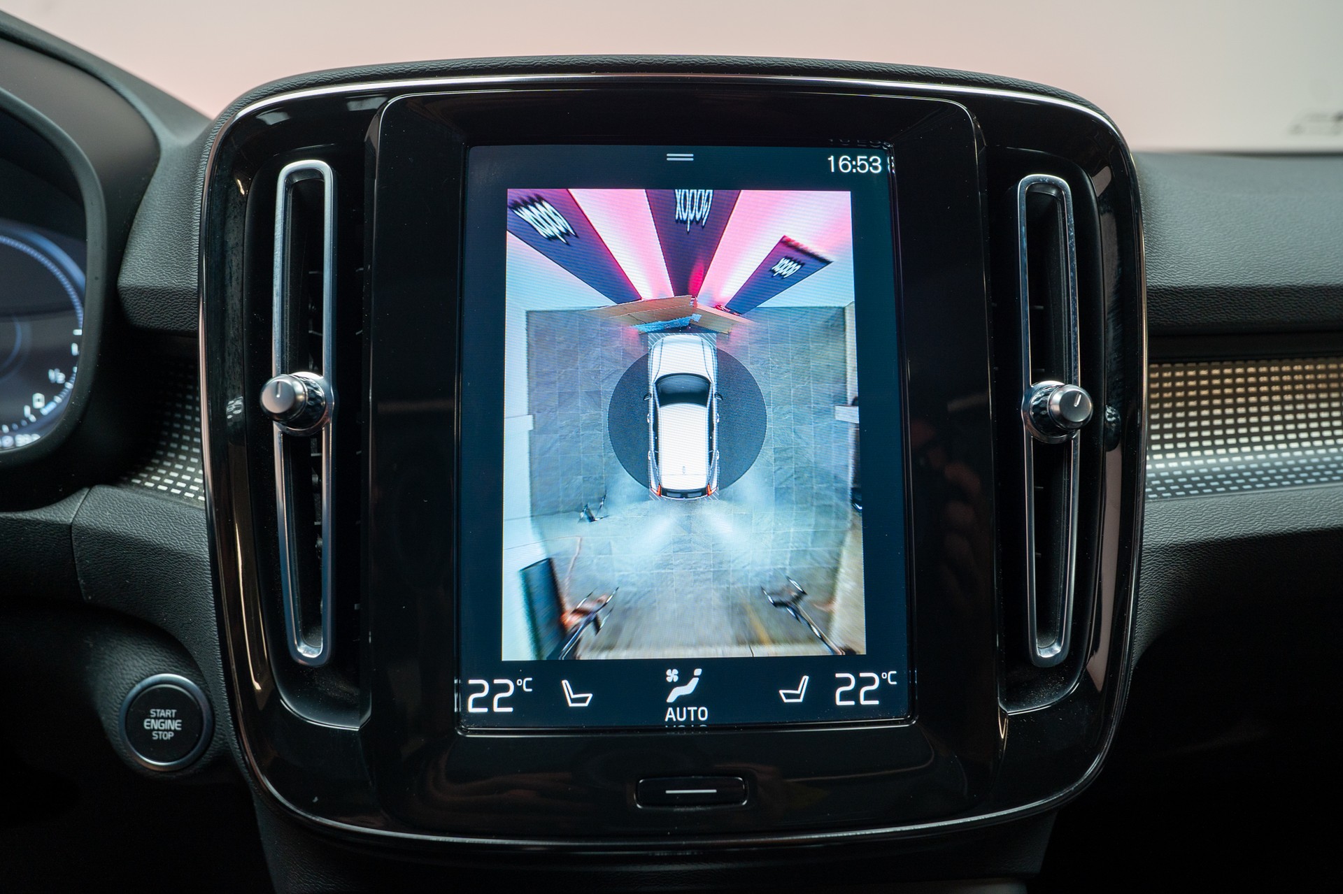 VOLVO XC40 1.5 T5 PiH R-Design / CH-Fahrzeug / Panorama / 360°Kamera /-image-22