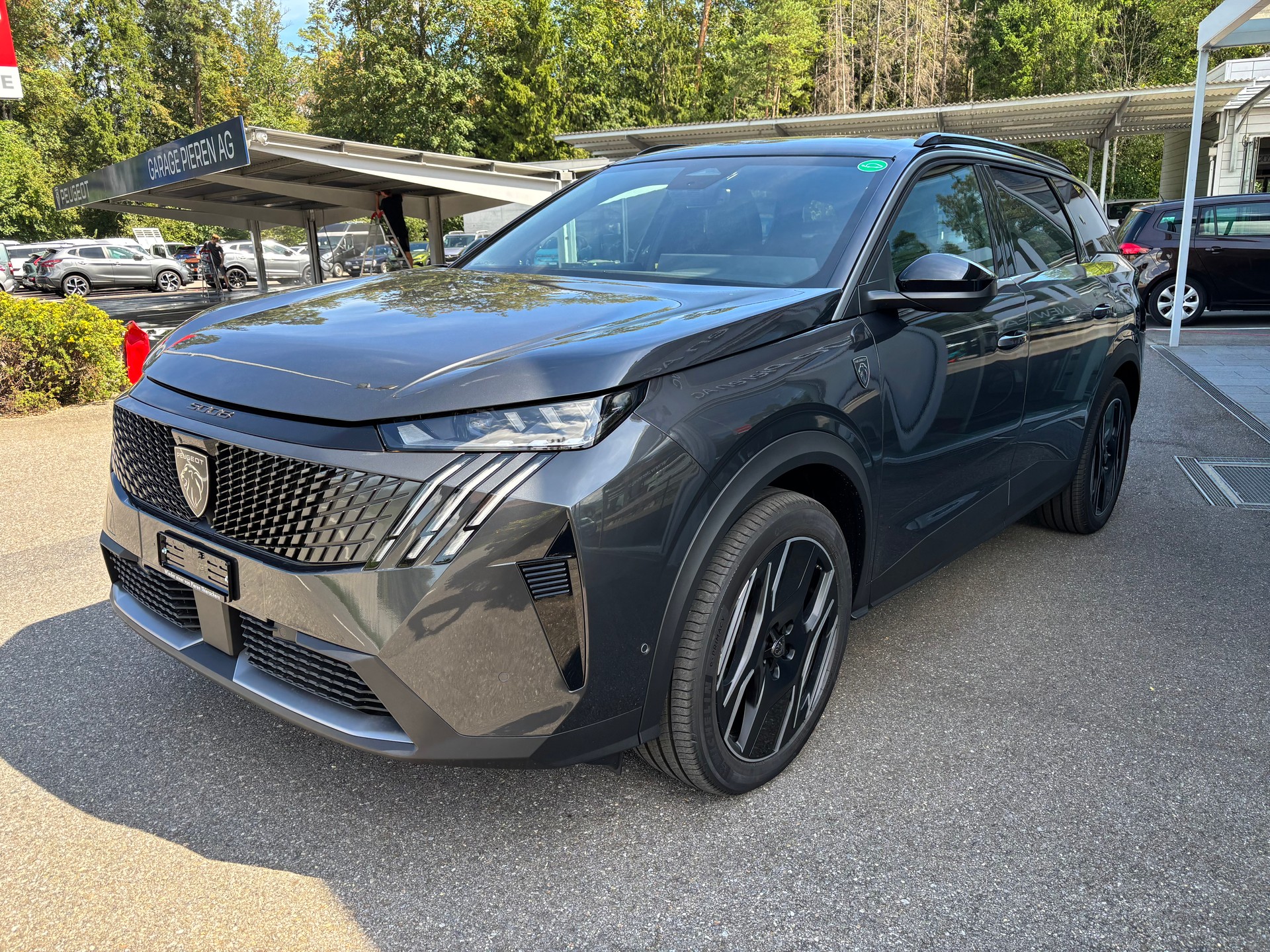 PEUGEOT 5008 225 e-DCS7 GT Exclusive-image-1