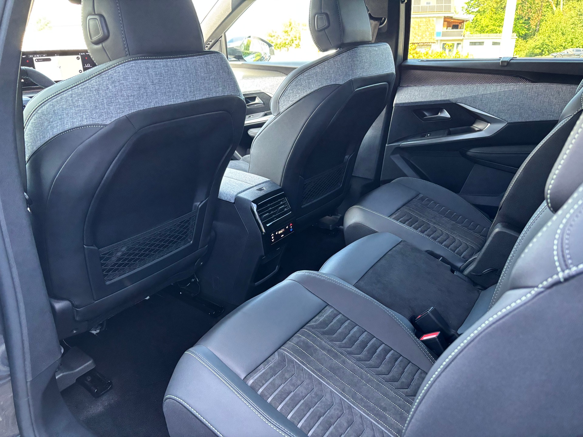 PEUGEOT 5008 225 e-DCS7 GT Exclusive-image-10