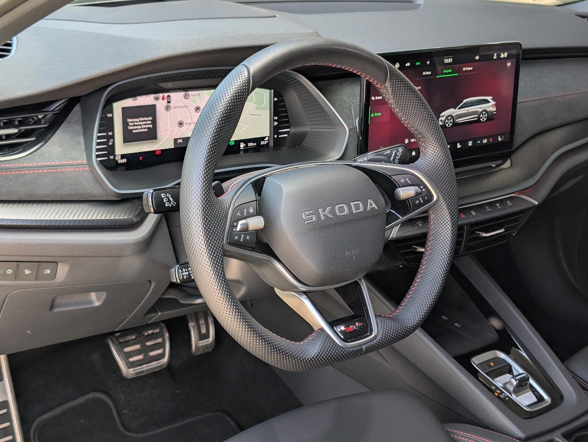 SKODA Octavia Combi 2.0 TSI RS DSG-image-16