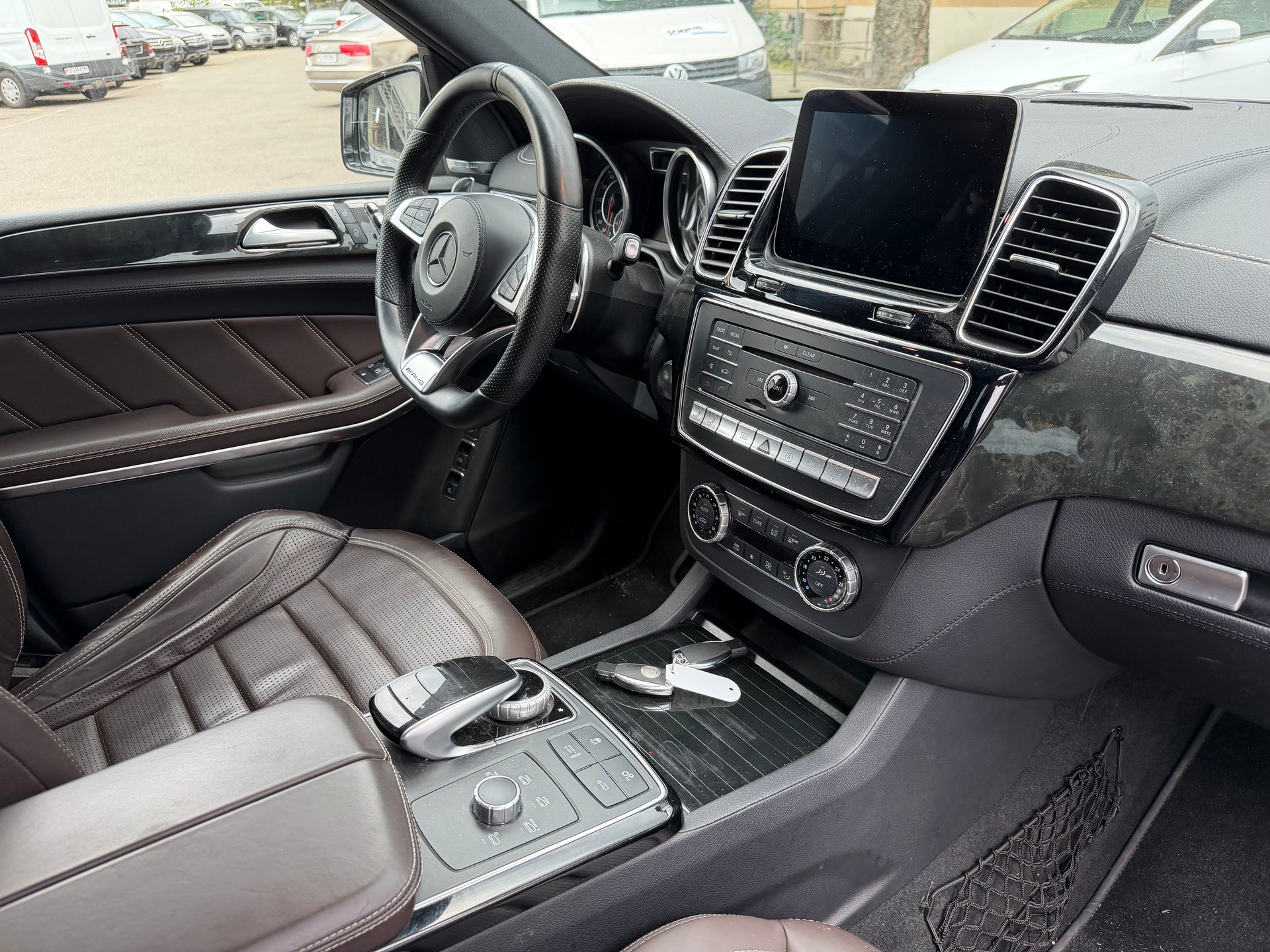 MERCEDES-BENZ GLS 63 AMG 4Matic Speedshift Plus 7G-Tronic-image-14