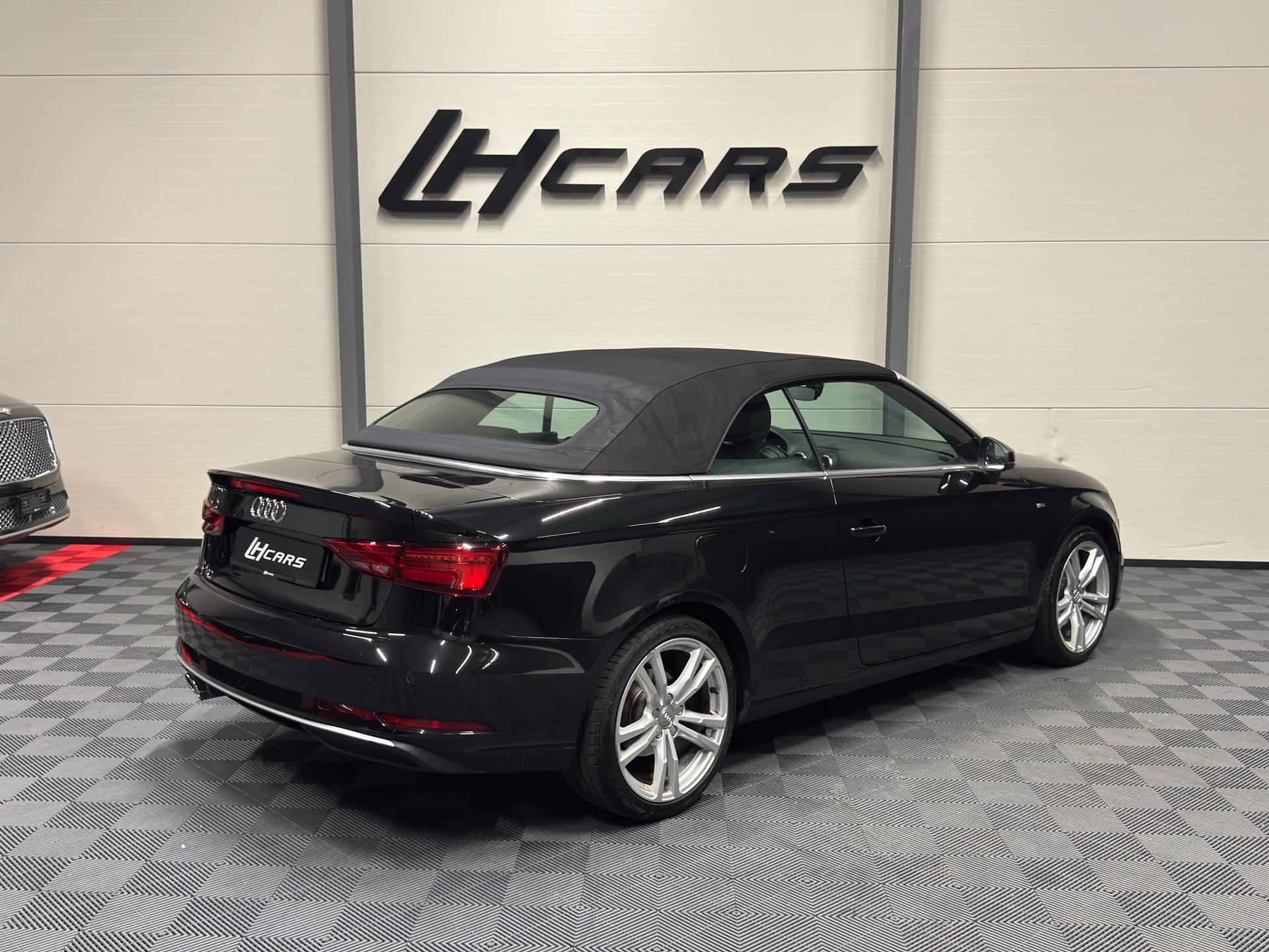 AUDI A3 Cabriolet 1.5 T FSI Sport S-Tronic-image-2