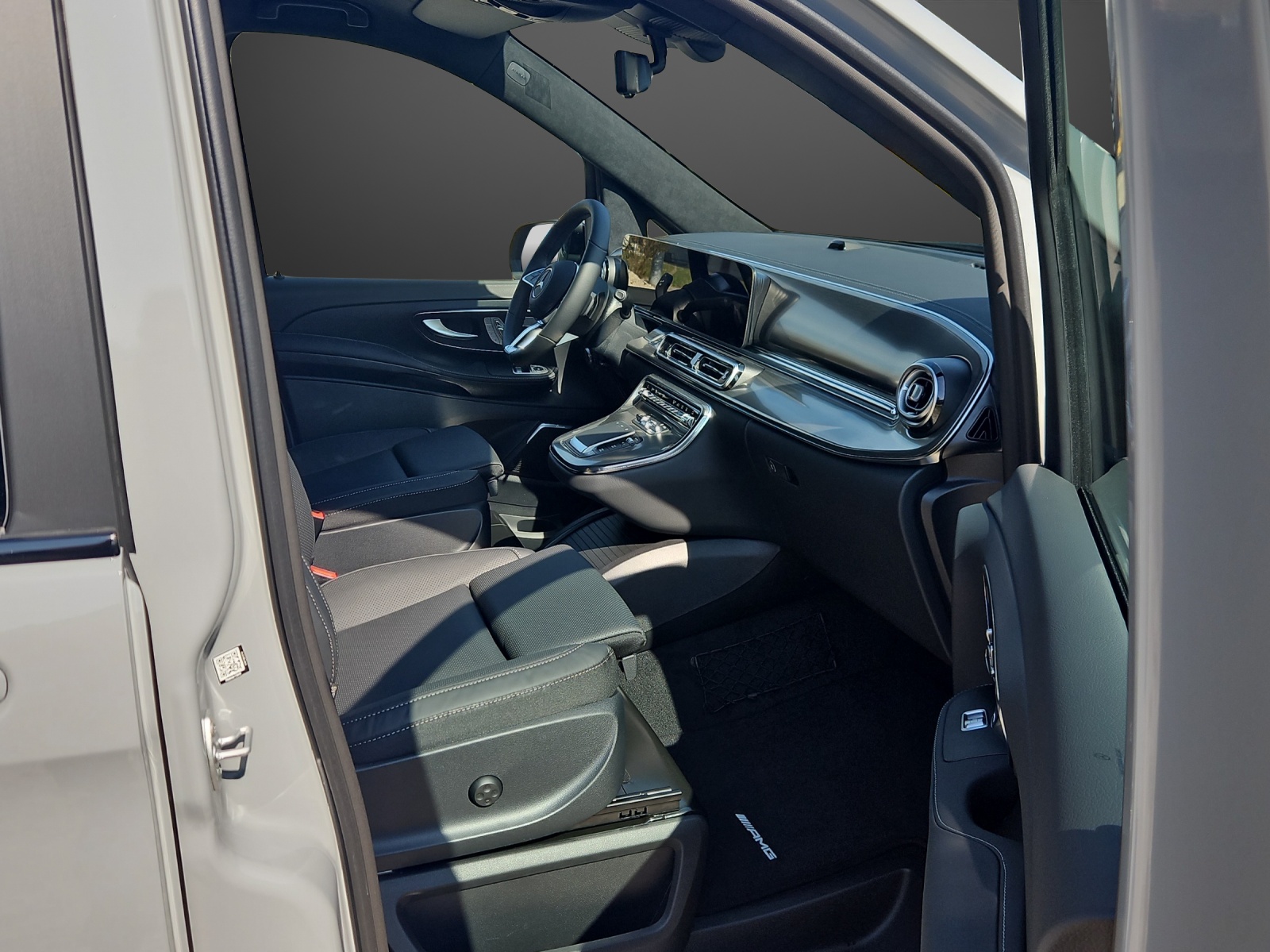 MERCEDES-BENZ V 300 d lang 4Matic Exclusive Swiss Edition 9G-Tronic-image-10