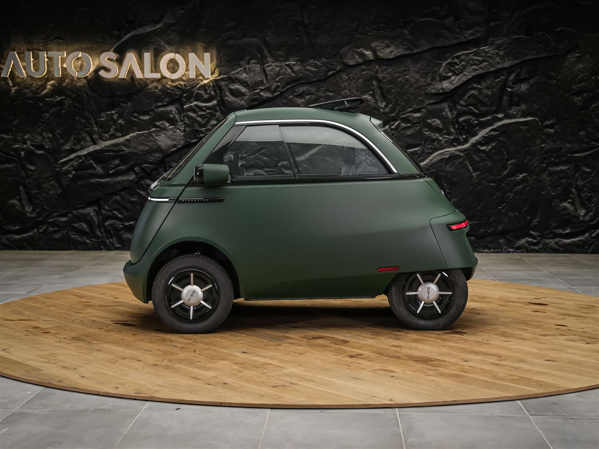 MICRO Microlino Competizione 10.5 kWh Medium Range *SOFORT Verfügbar*Werksgarantie*London Grün Matt*-image-1