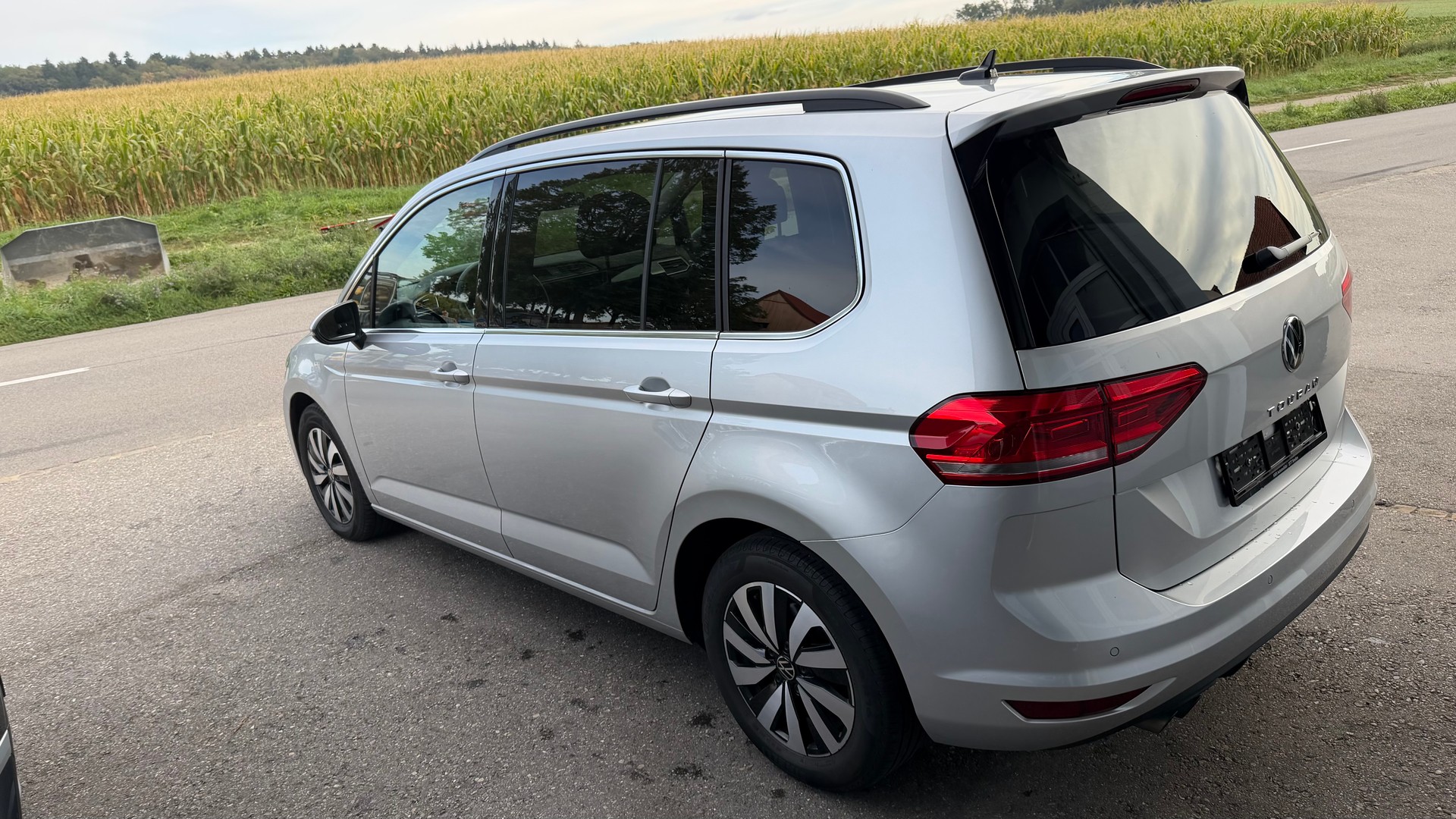 VW Touran 2.0 TDI BlueMotion Technology Comfortline DSG-image-3