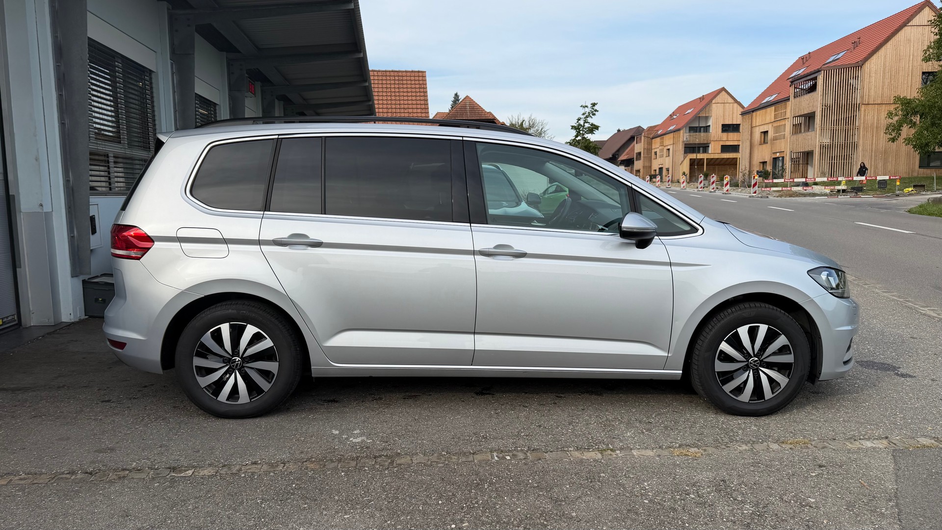 VW Touran 2.0 TDI BlueMotion Technology Comfortline DSG-image-5