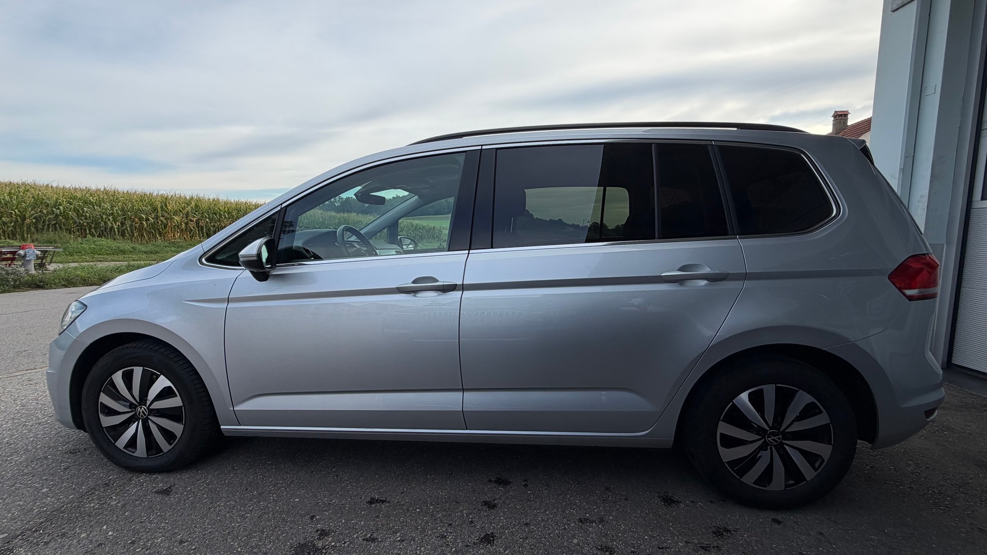 VW Touran 2.0 TDI BlueMotion Technology Comfortline DSG-image-2