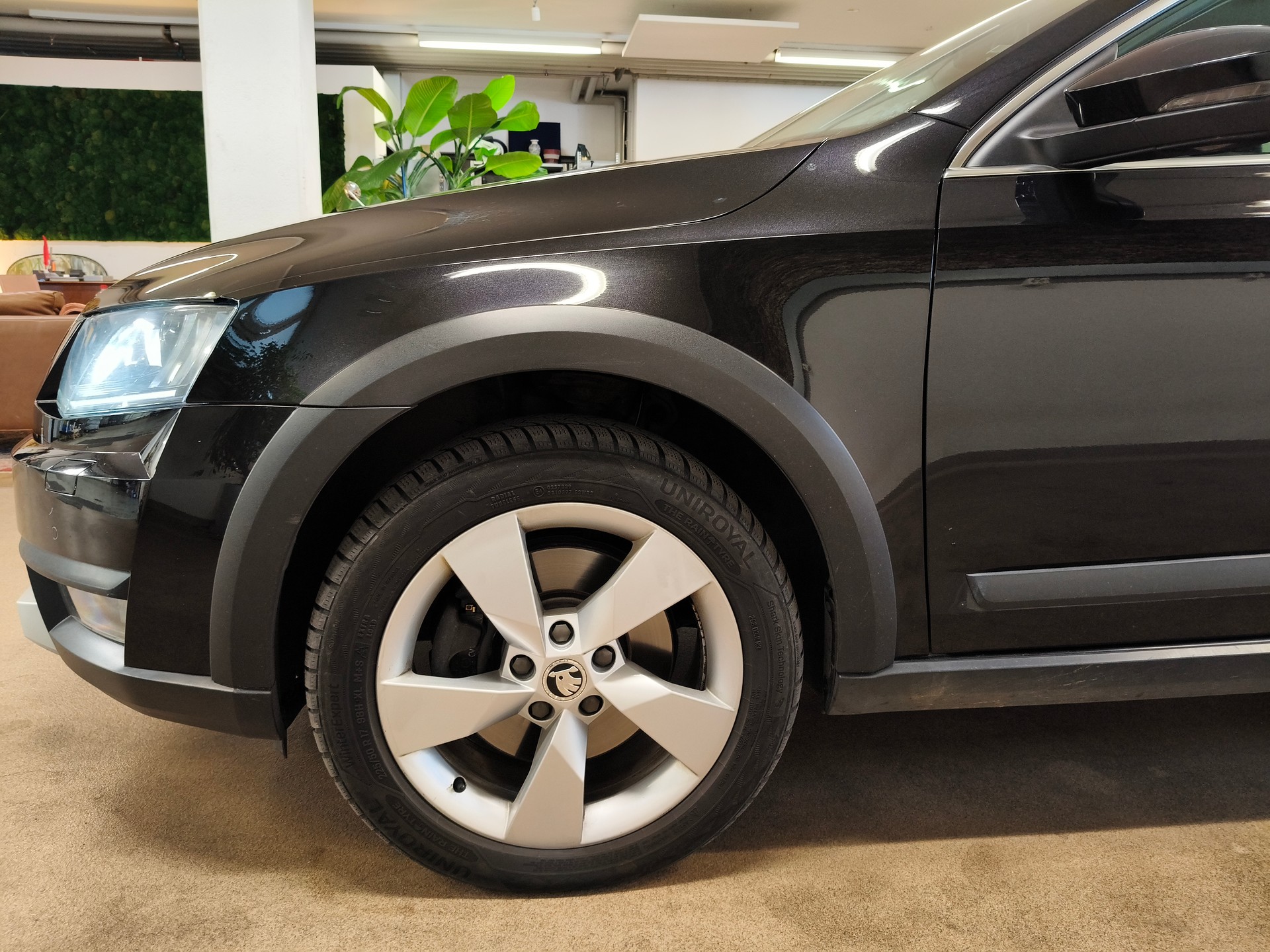 SKODA Octavia Combi 2.0 TDI Scout 4x4 DSG-image-4