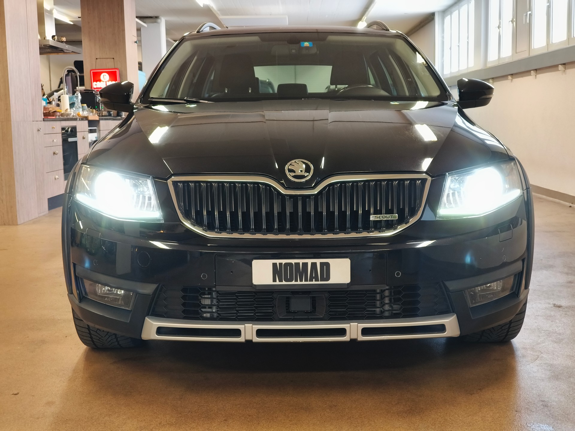SKODA Octavia Combi 2.0 TDI Scout 4x4 DSG-image-5