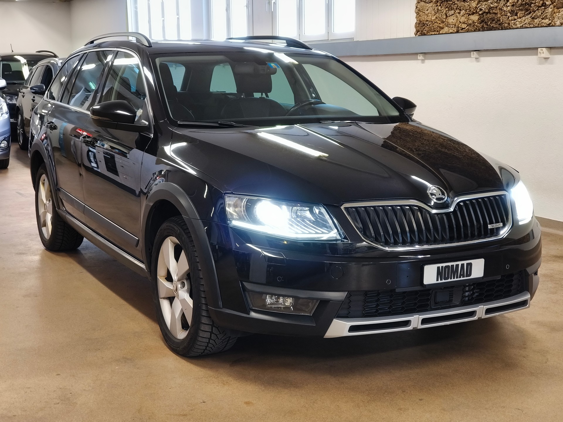 SKODA Octavia Combi 2.0 TDI Scout 4x4 DSG-image-6