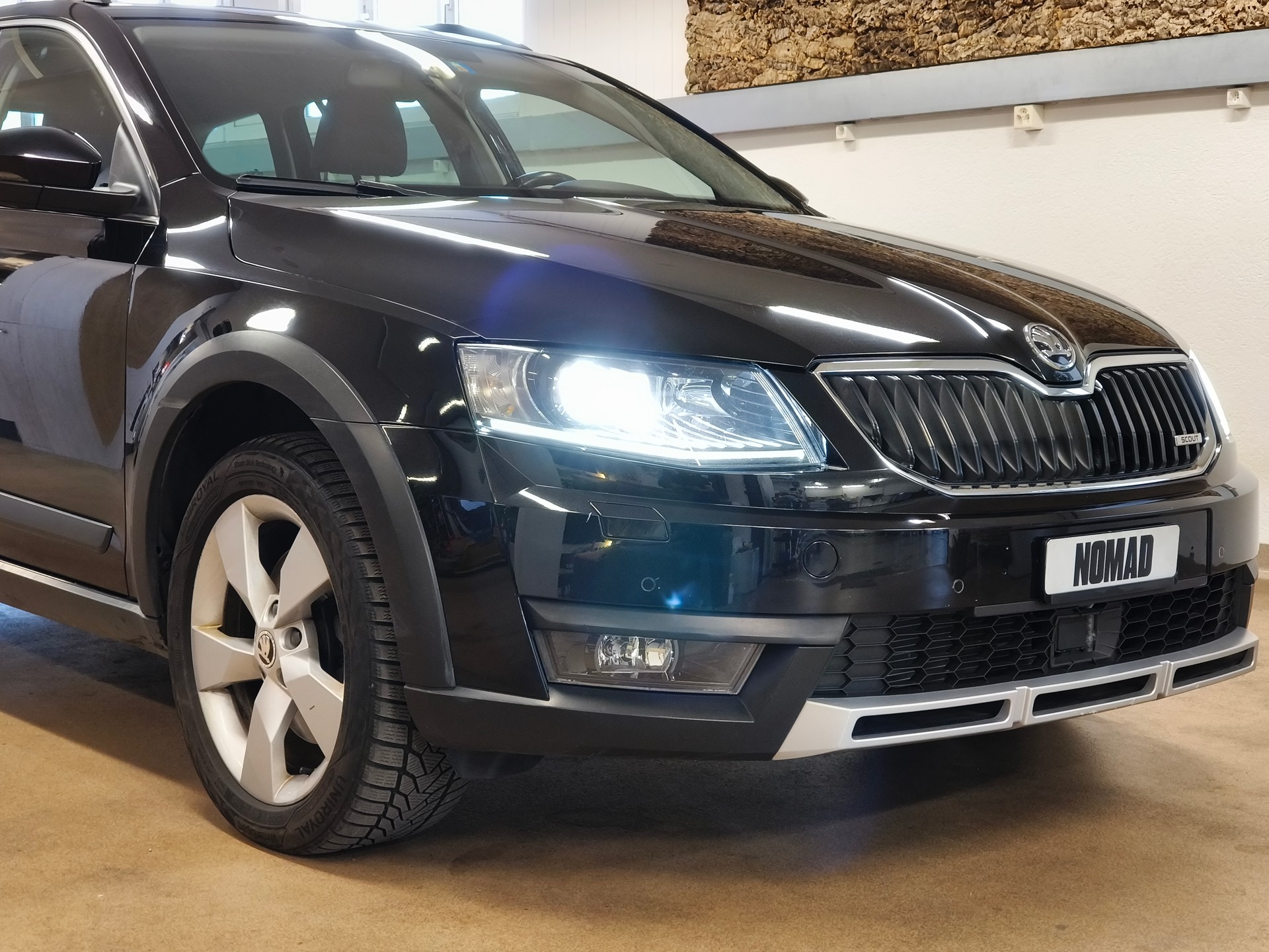SKODA Octavia Combi 2.0 TDI Scout 4x4 DSG-image-7