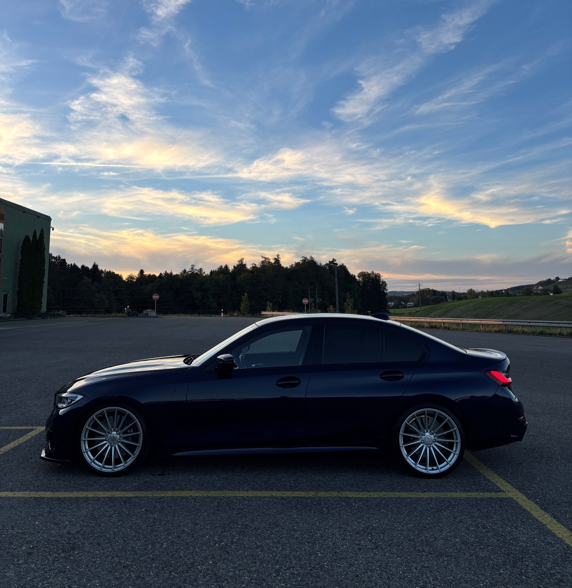 BMW M340i xDrive-image-2